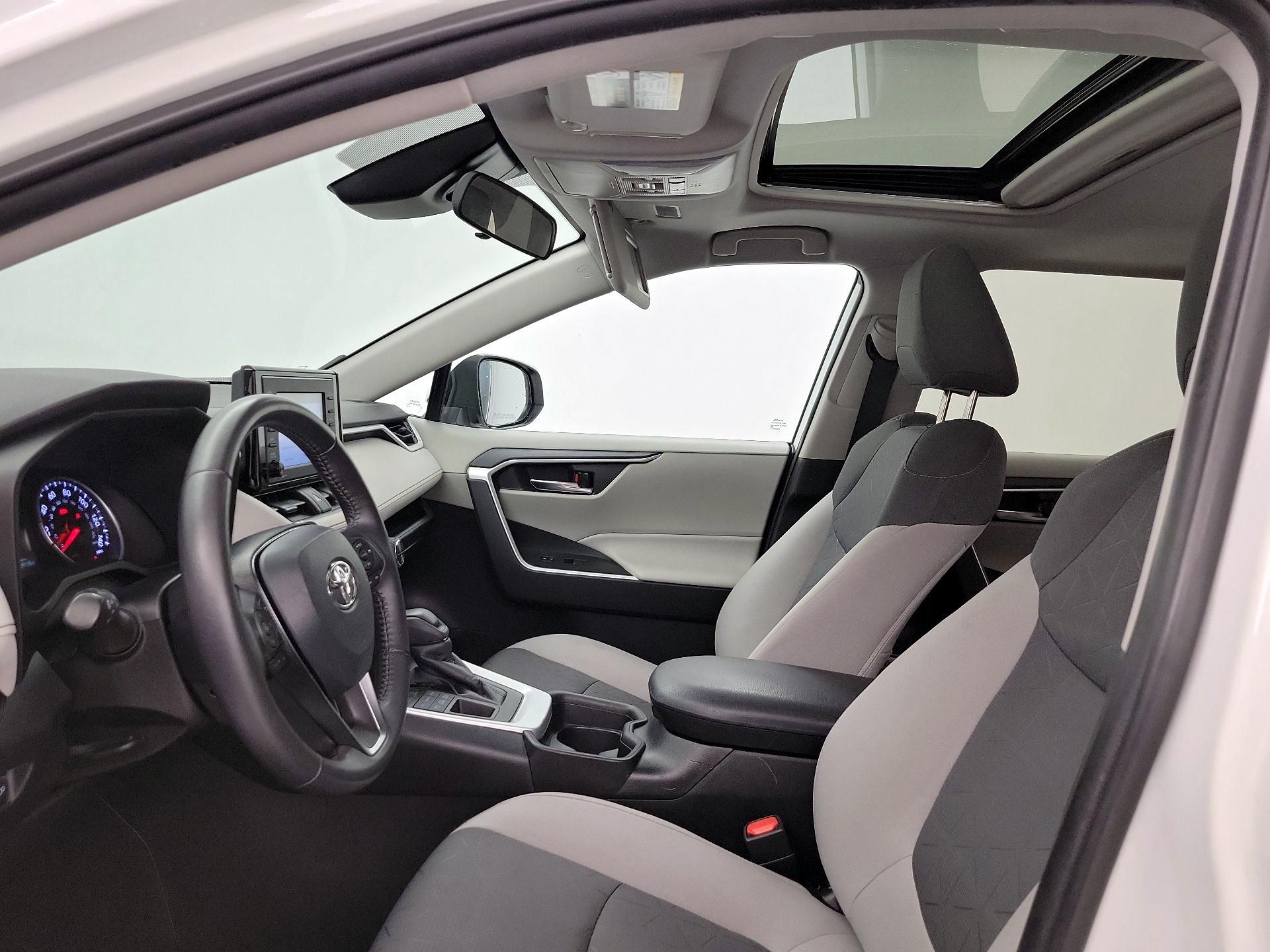 Thumbnail: 2021 Toyota RAV4 - 19
