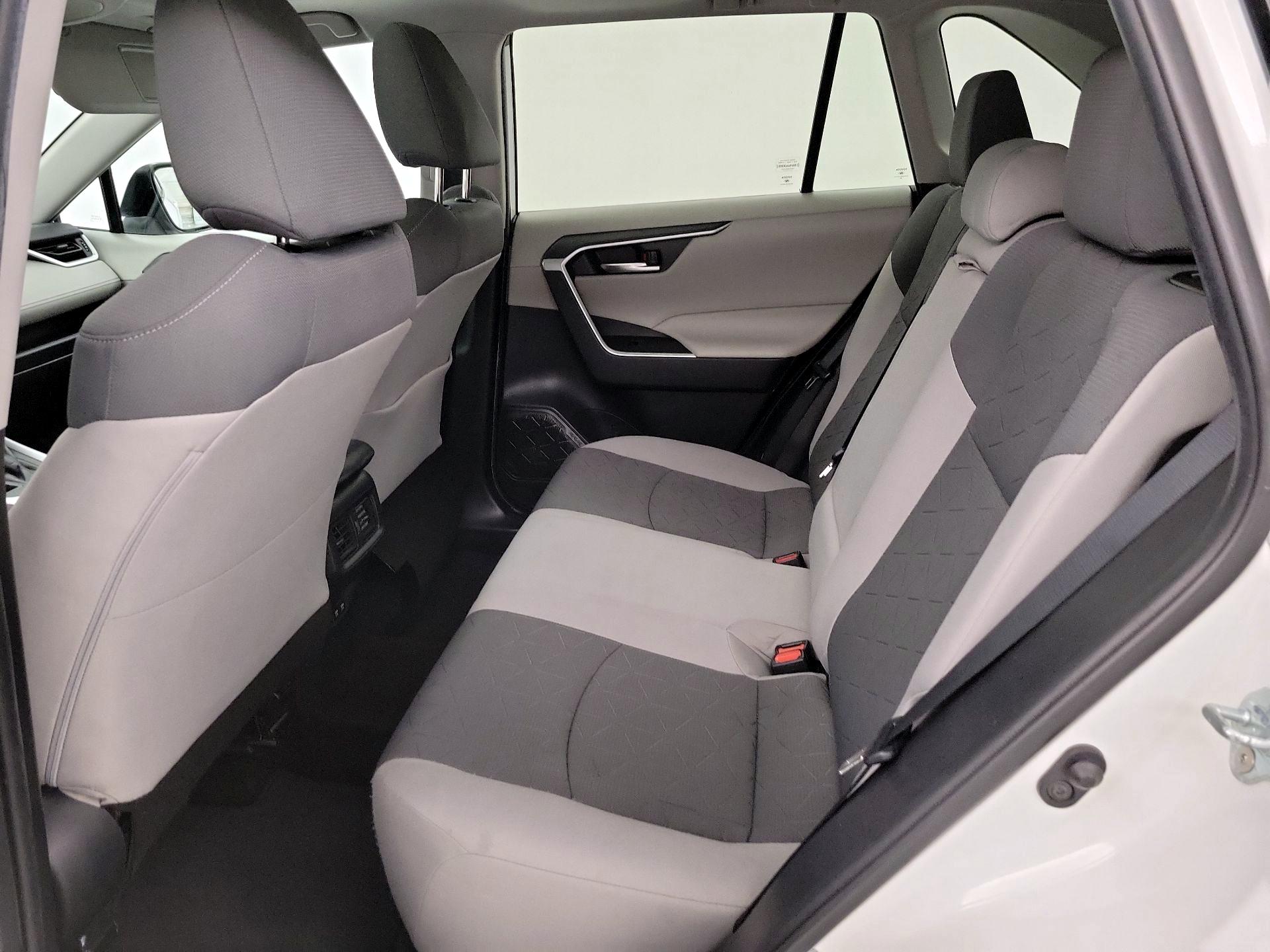 Thumbnail: 2021 Toyota RAV4 - 20