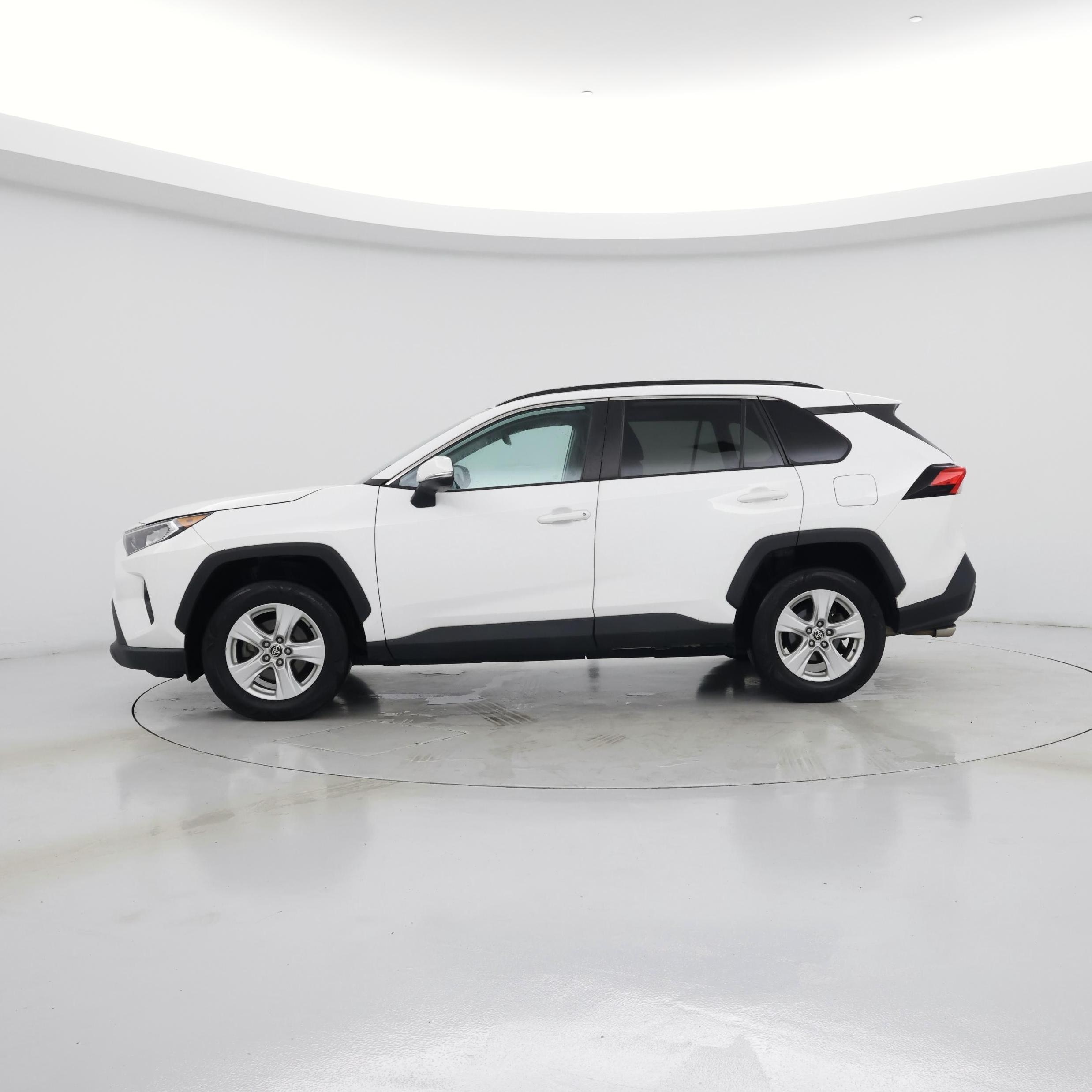 Thumbnail: 2021 Toyota RAV4 - 3