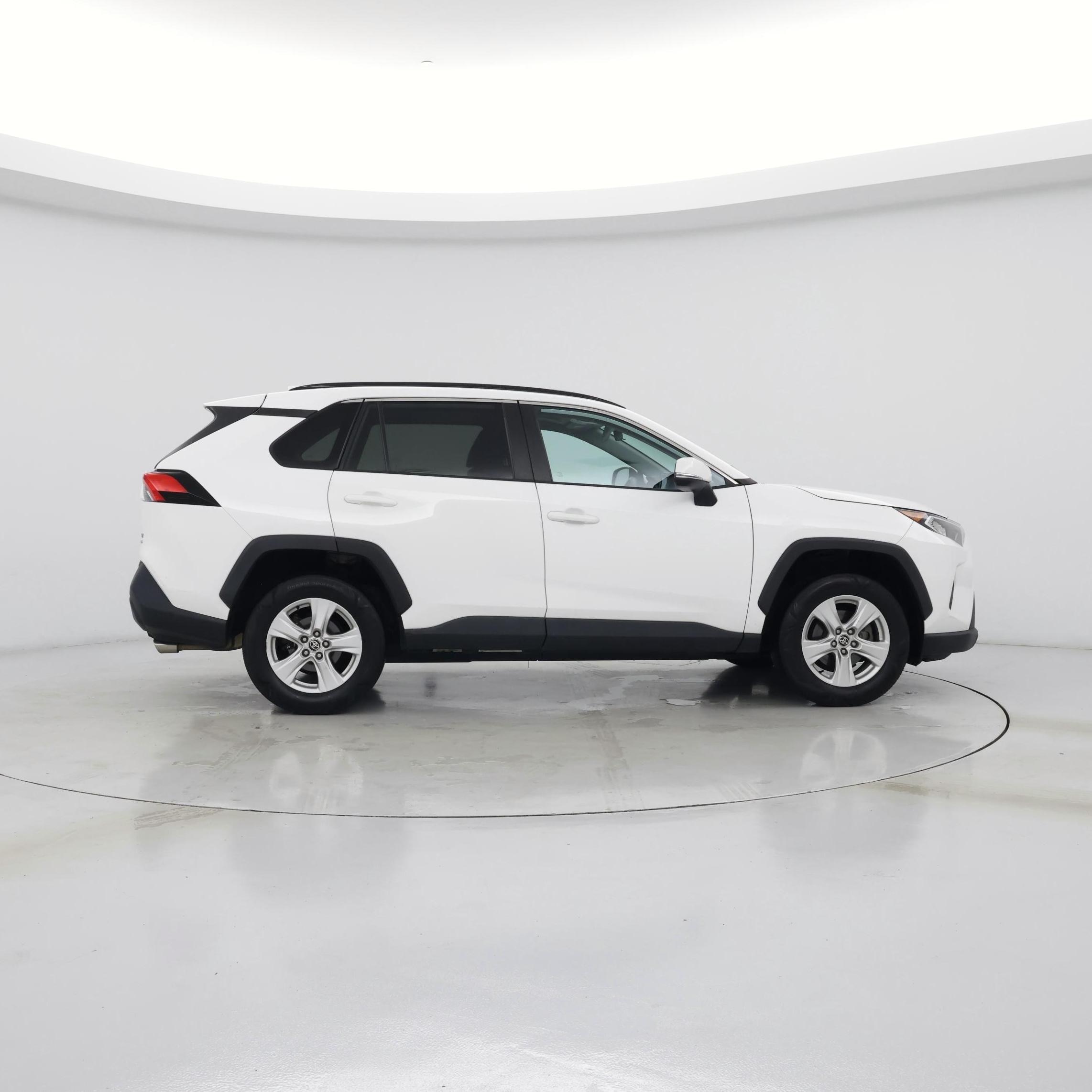 Thumbnail: 2021 Toyota RAV4 - 7
