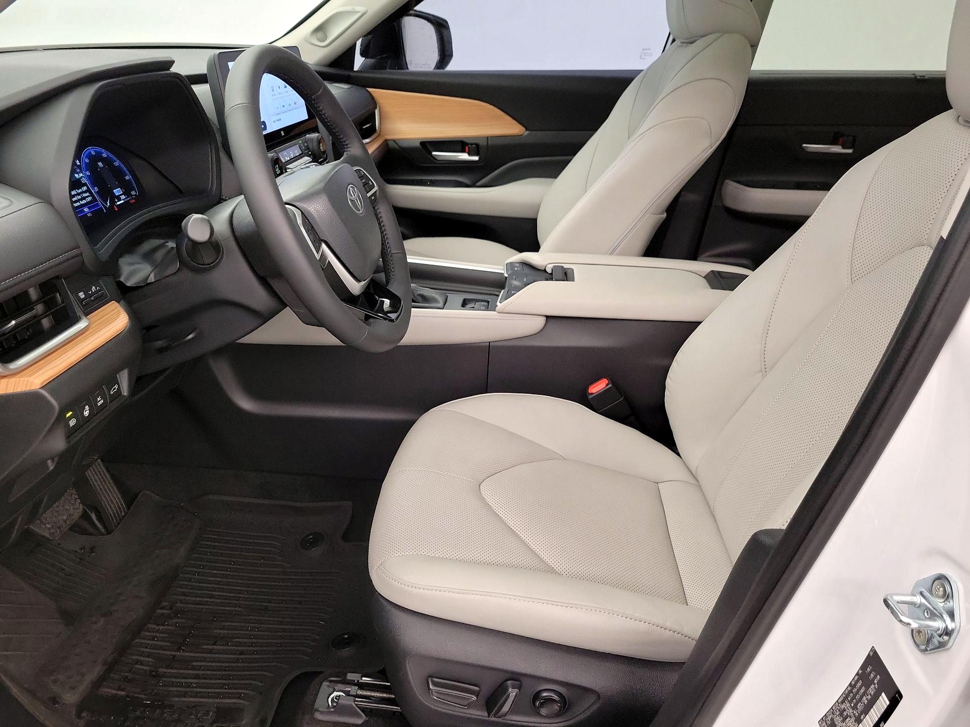 Thumbnail: 2025 Toyota Highlander - 11