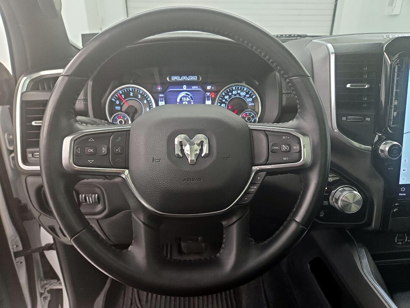 2023 RAM Ram 1500 Pickup Laramie - Photo 11
