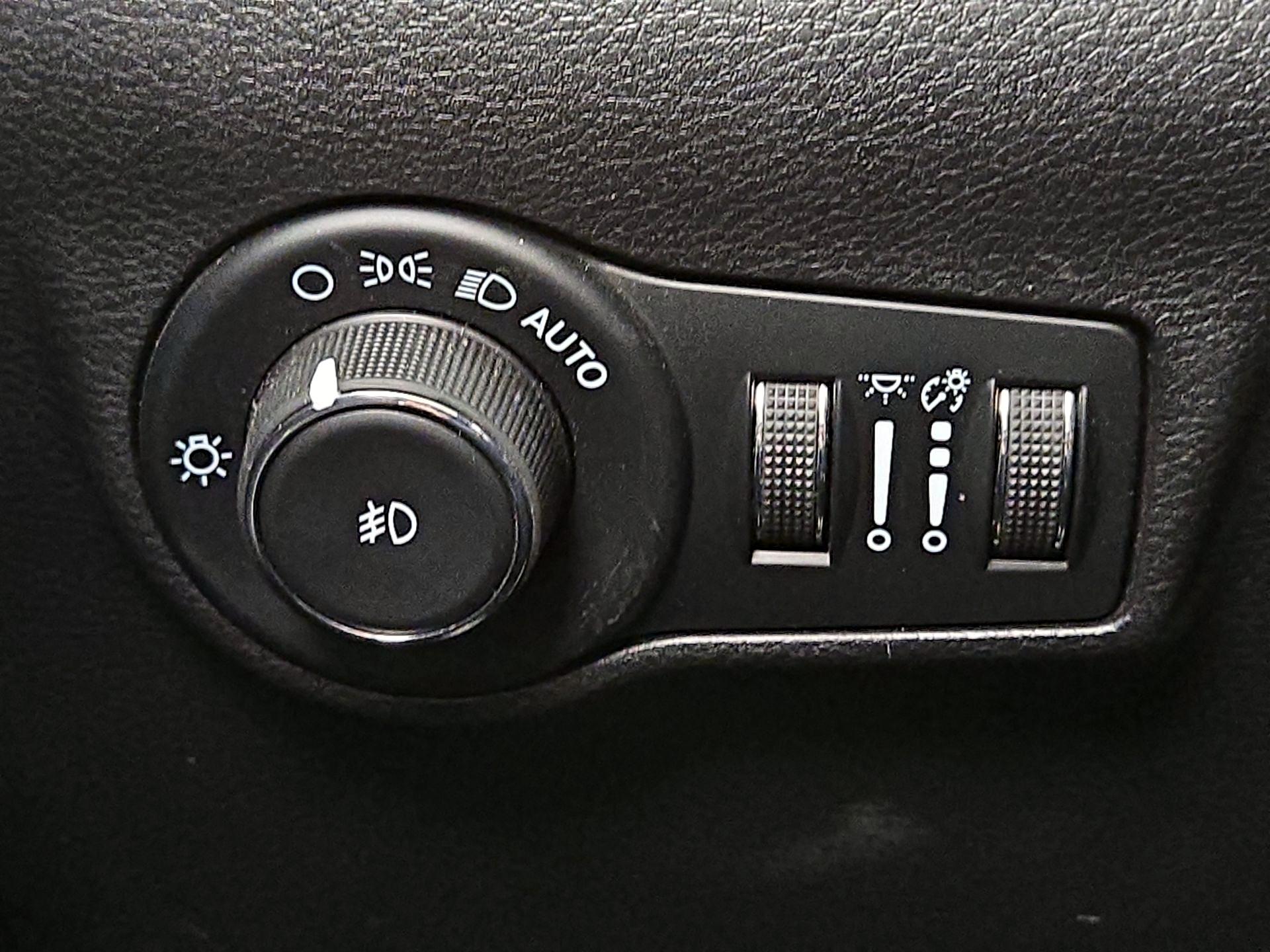 Thumbnail: 2022 Jeep Compass - 13