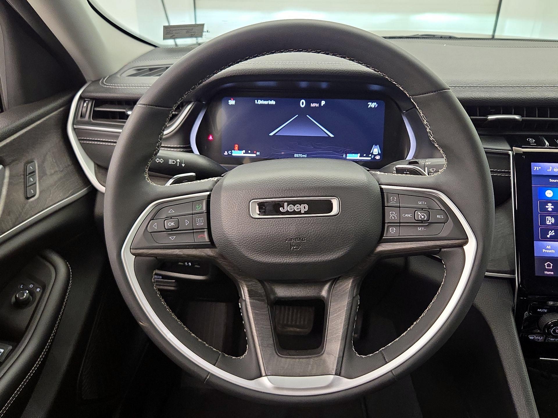 Thumbnail: 2023 Jeep Grand Cherokee - 10