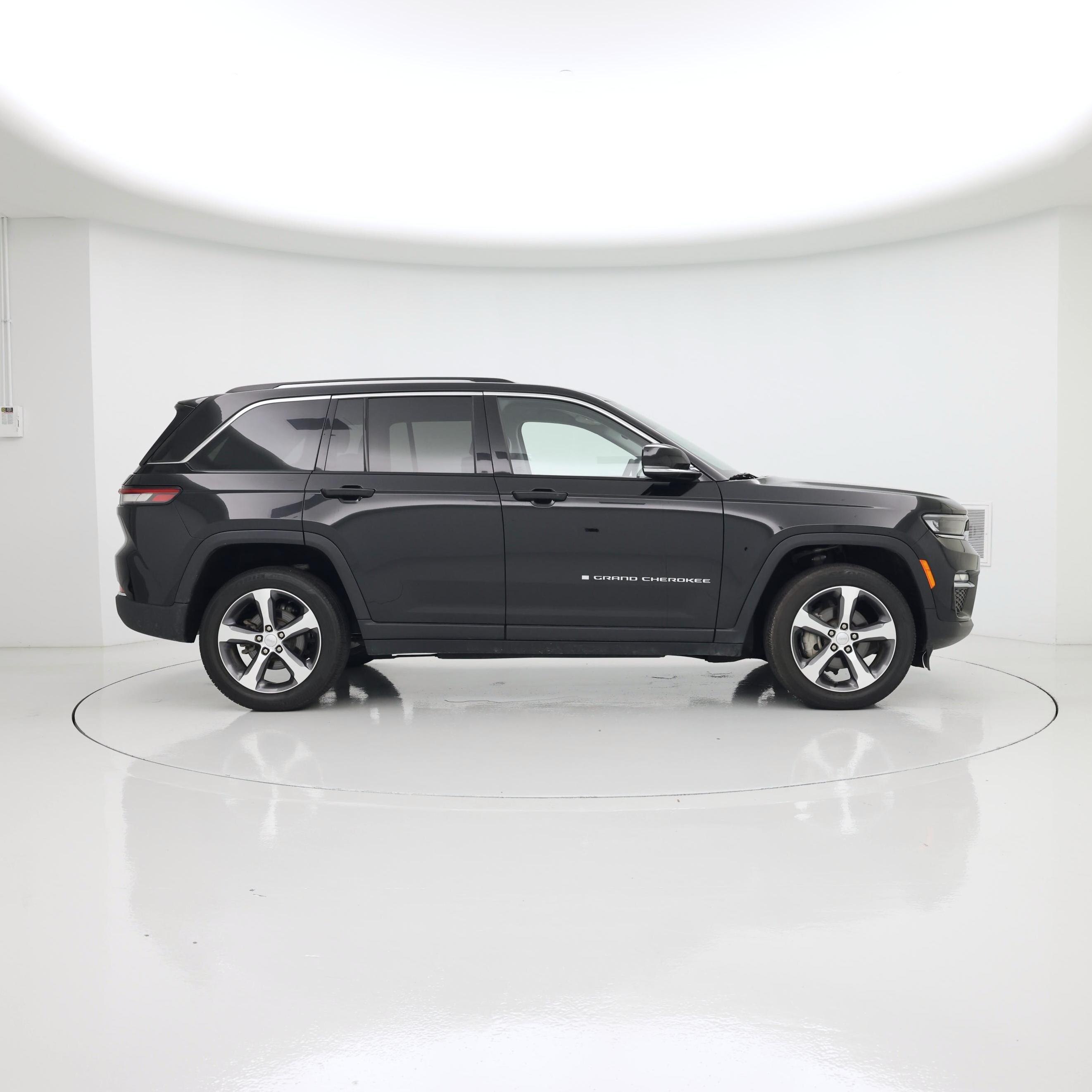 Thumbnail: 2023 Jeep Grand Cherokee - 7
