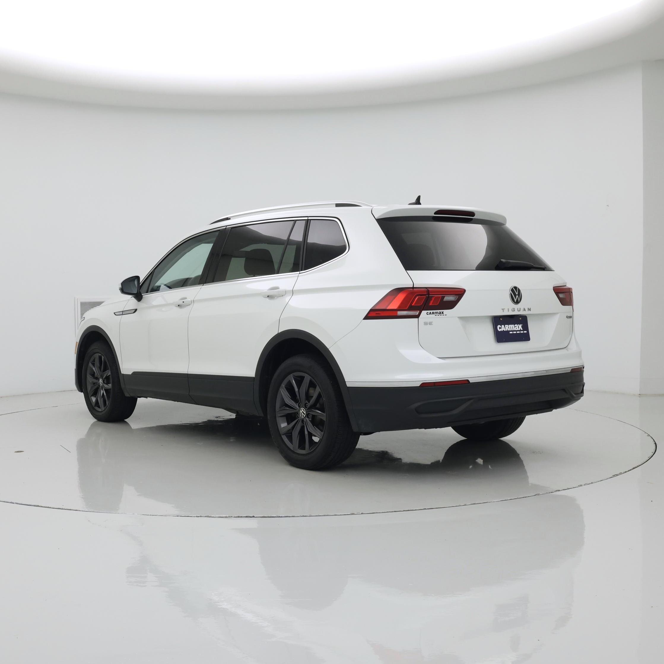 Thumbnail: 2023 Volkswagen Tiguan - 2