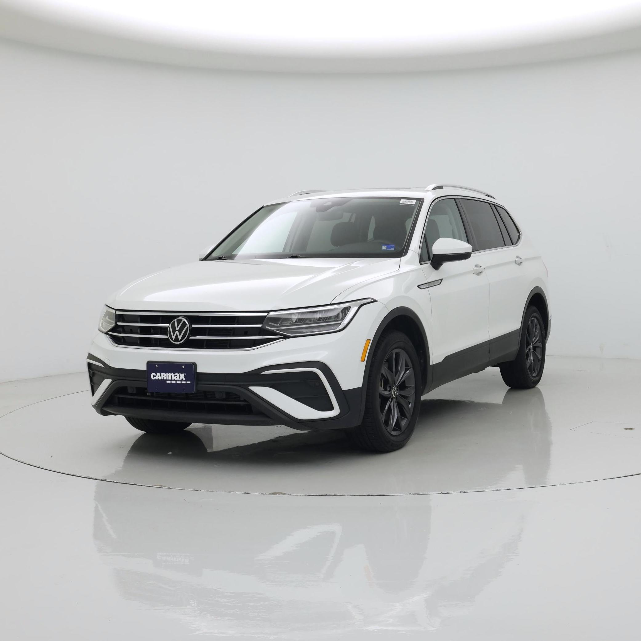 Thumbnail: 2023 Volkswagen Tiguan - 4