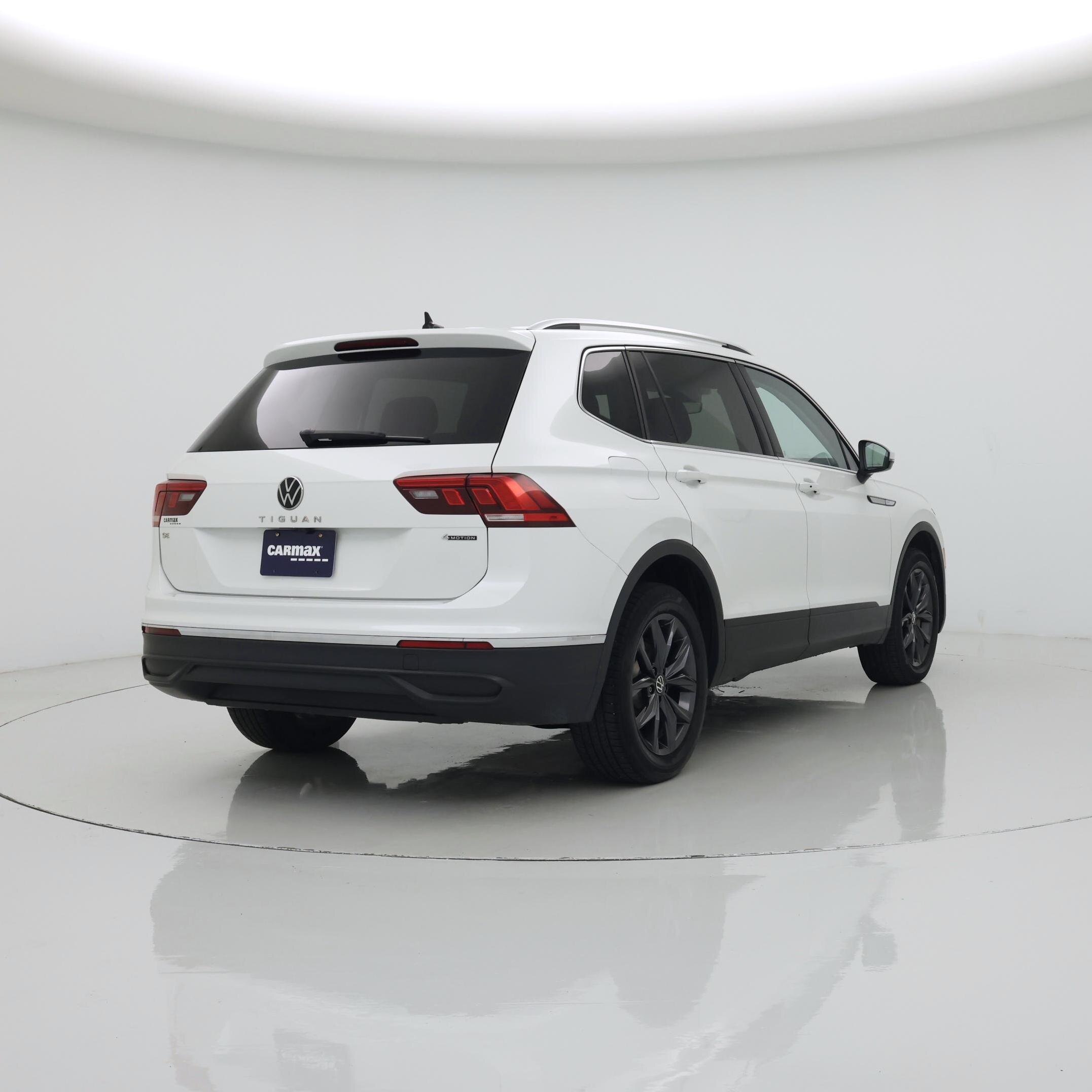 Thumbnail: 2023 Volkswagen Tiguan - 8