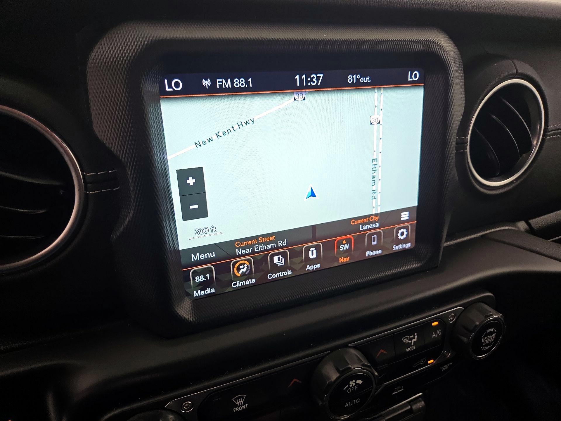 Thumbnail: 2022 Jeep Wrangler - 14
