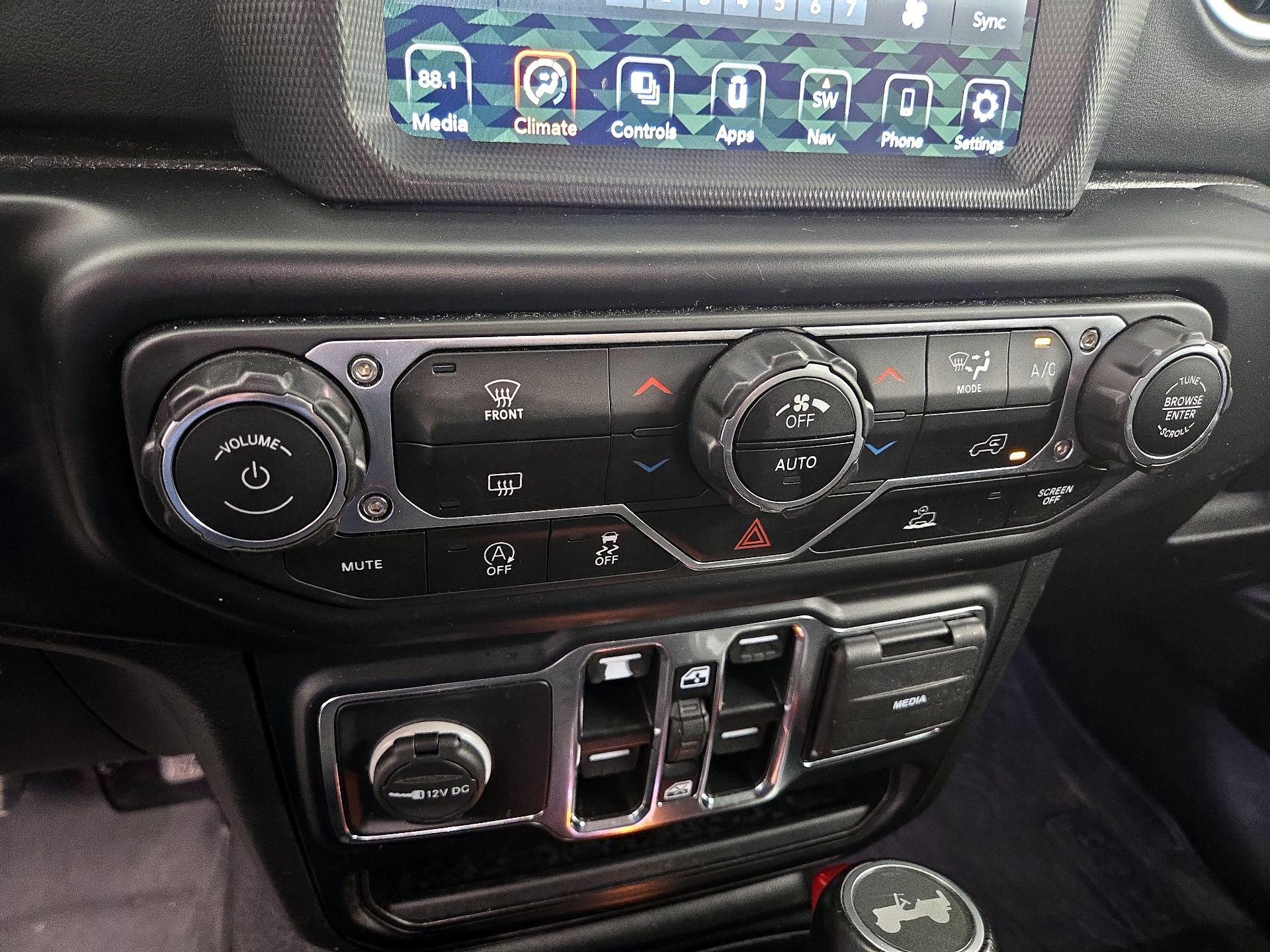 Thumbnail: 2022 Jeep Wrangler - 17