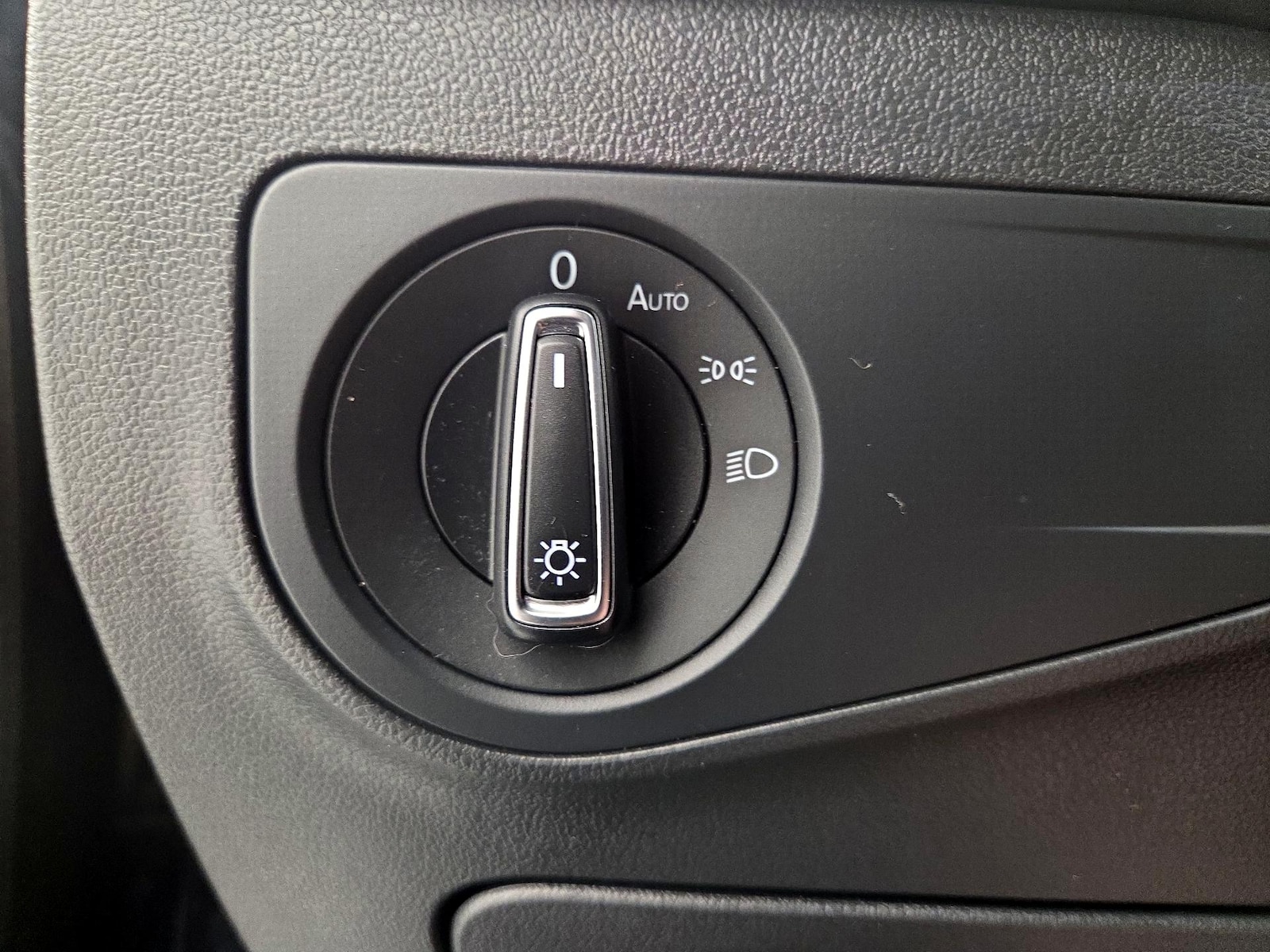 2023 Volkswagen Tiguan SE - Photo 14