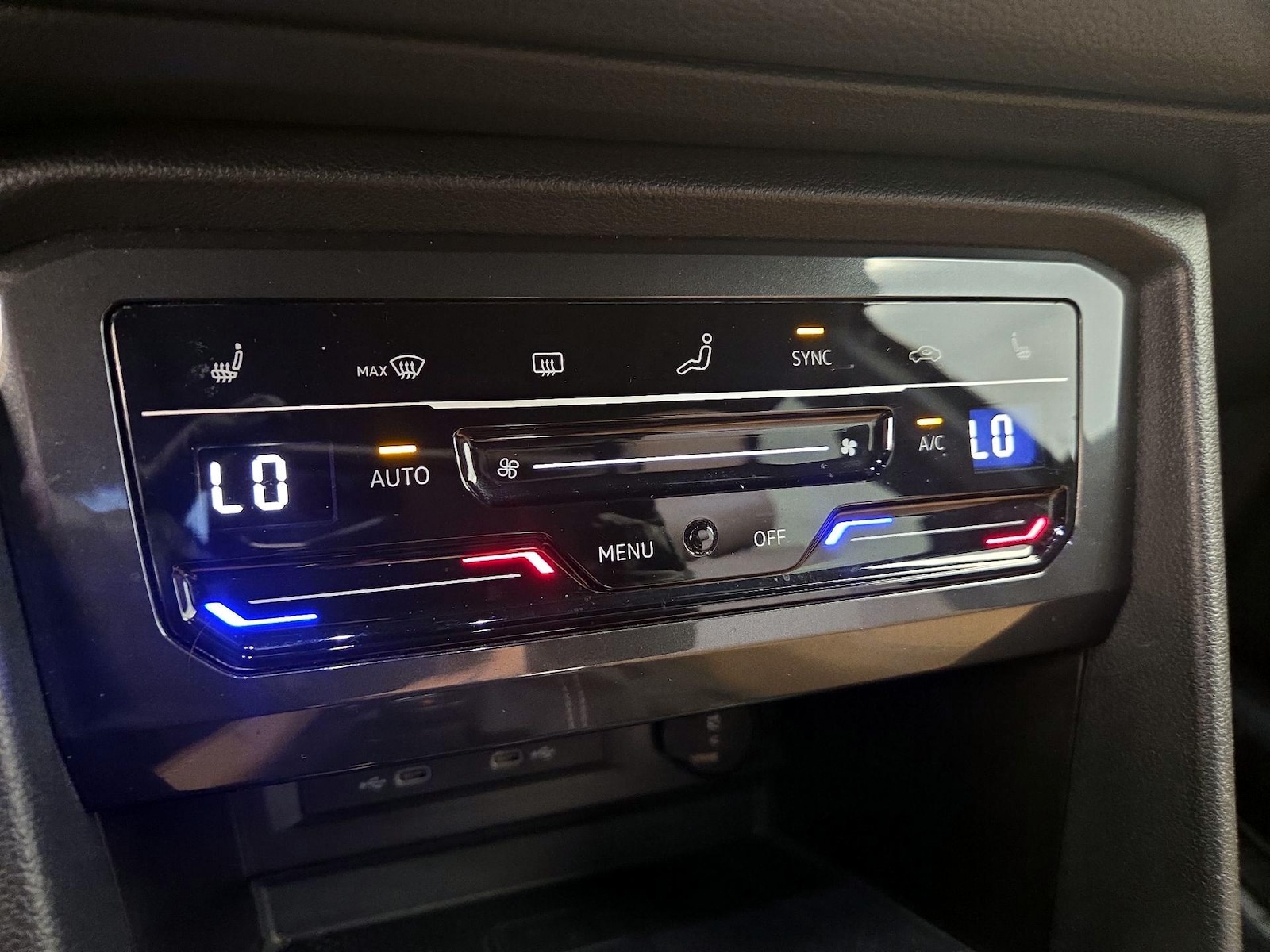 2023 Volkswagen Tiguan SE - Photo 17