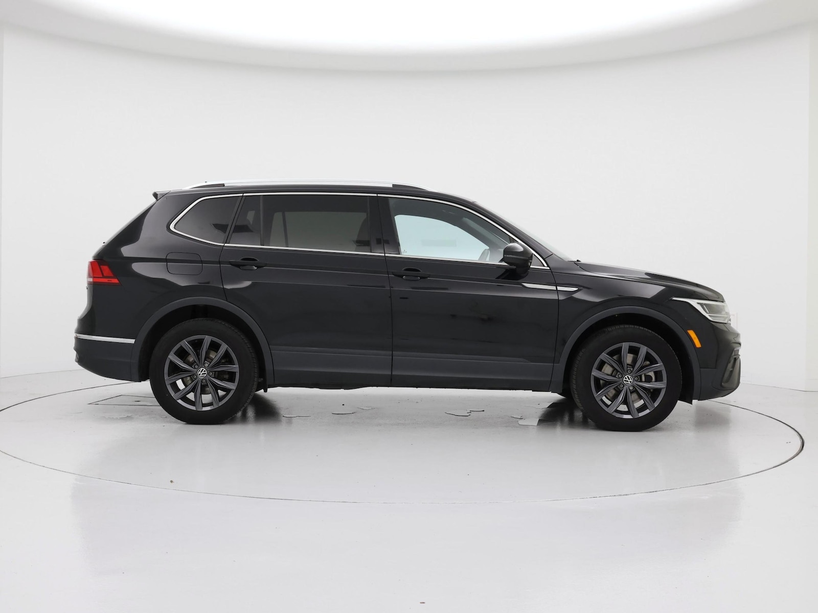 2023 Volkswagen Tiguan SE - Photo 8