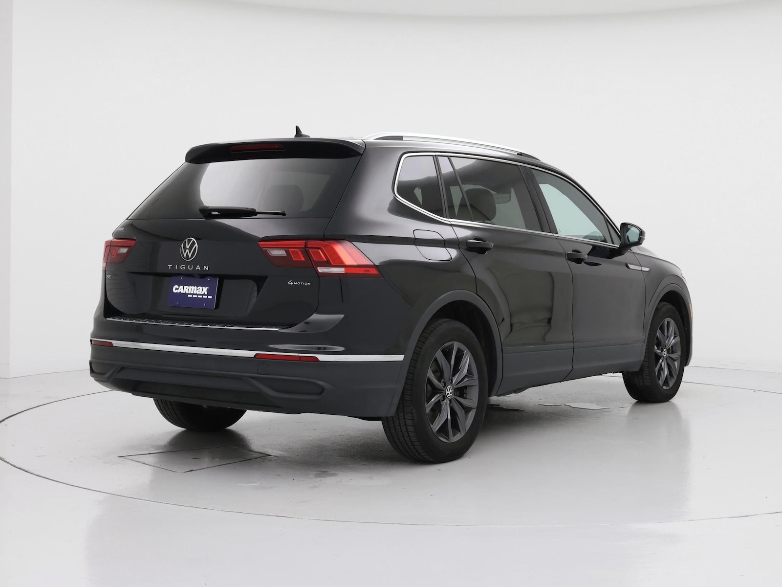 2023 Volkswagen Tiguan SE - Photo 9