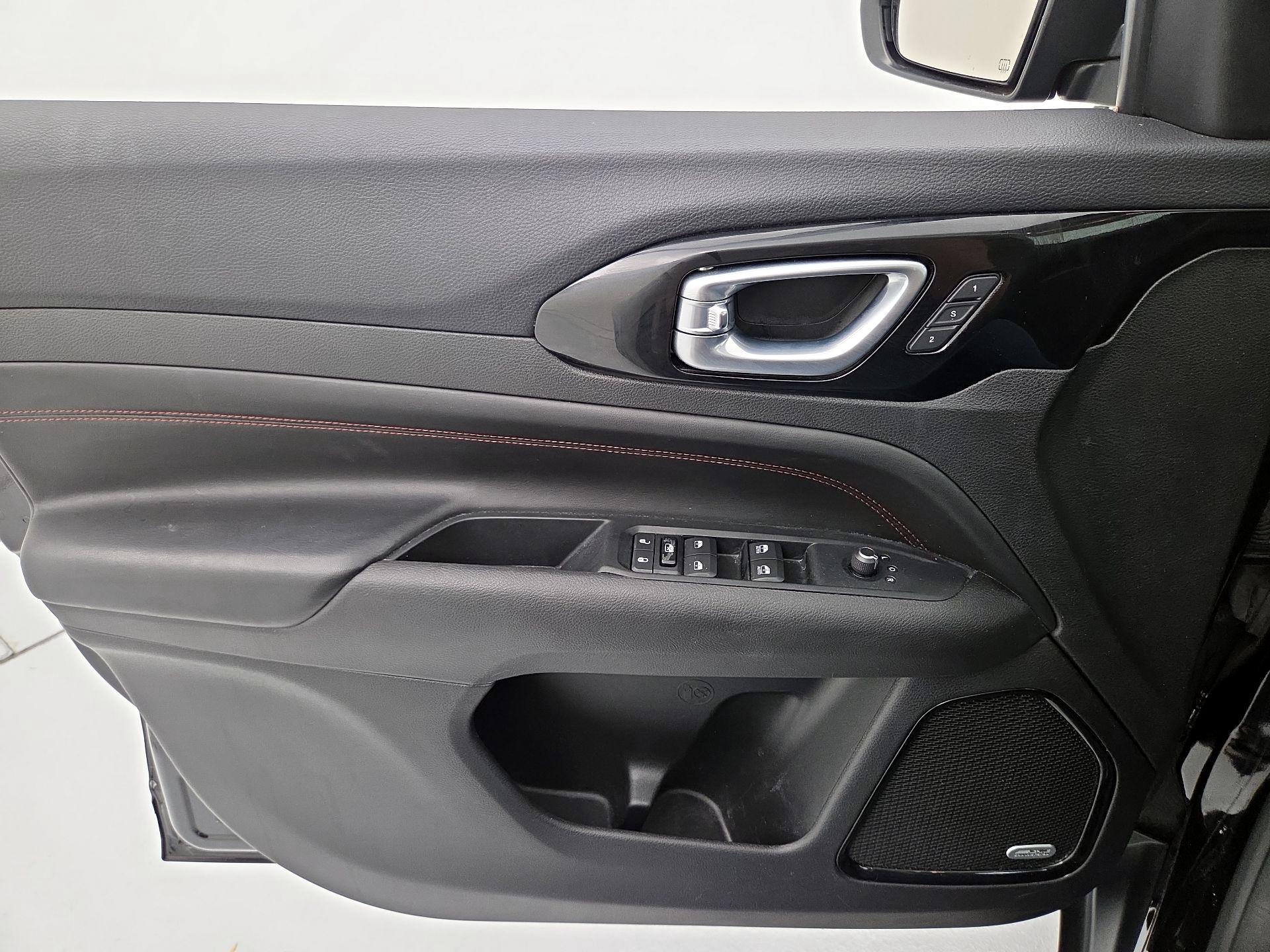 Thumbnail: 2022 Jeep Compass - 12