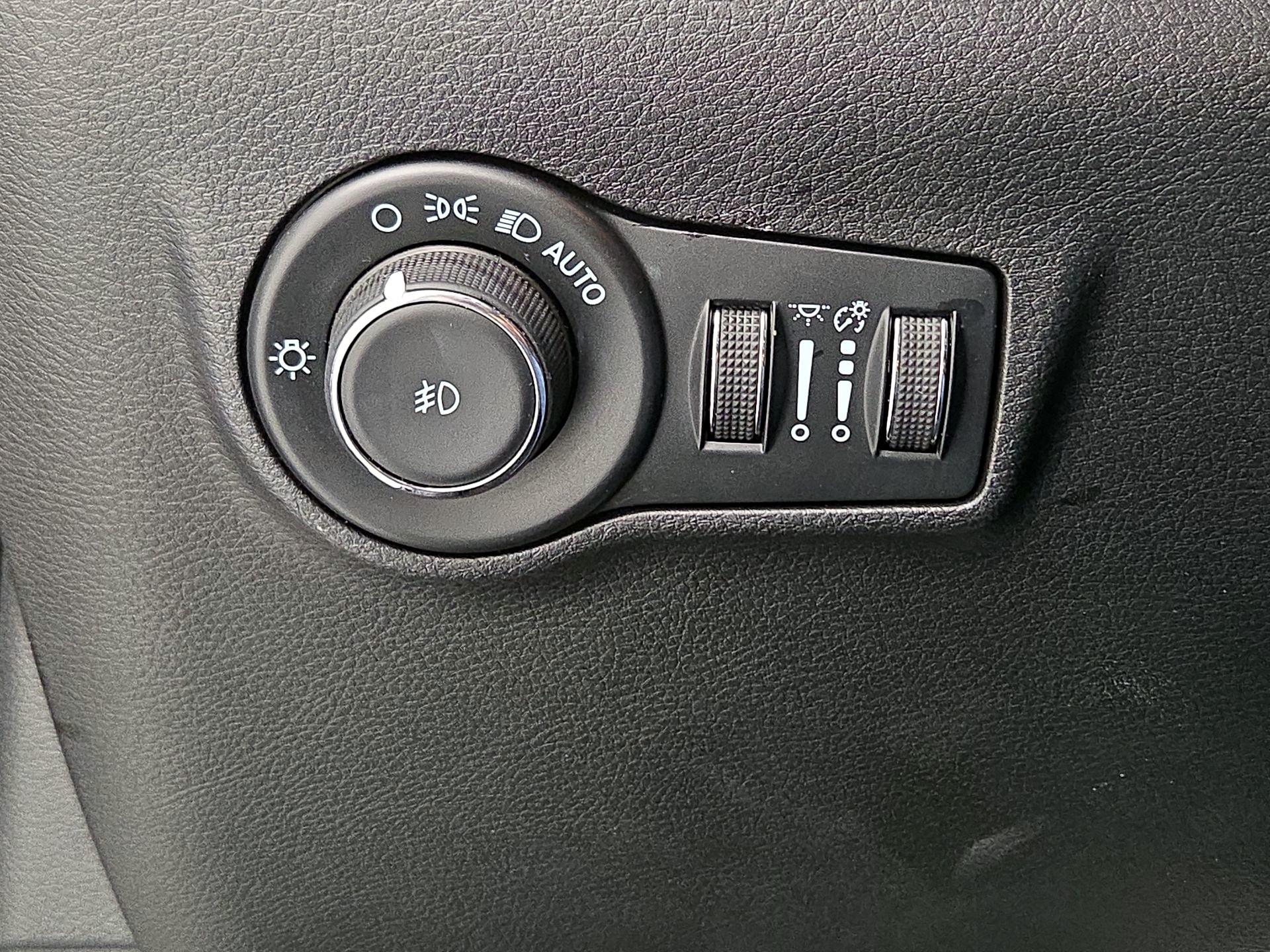 Thumbnail: 2022 Jeep Compass - 13