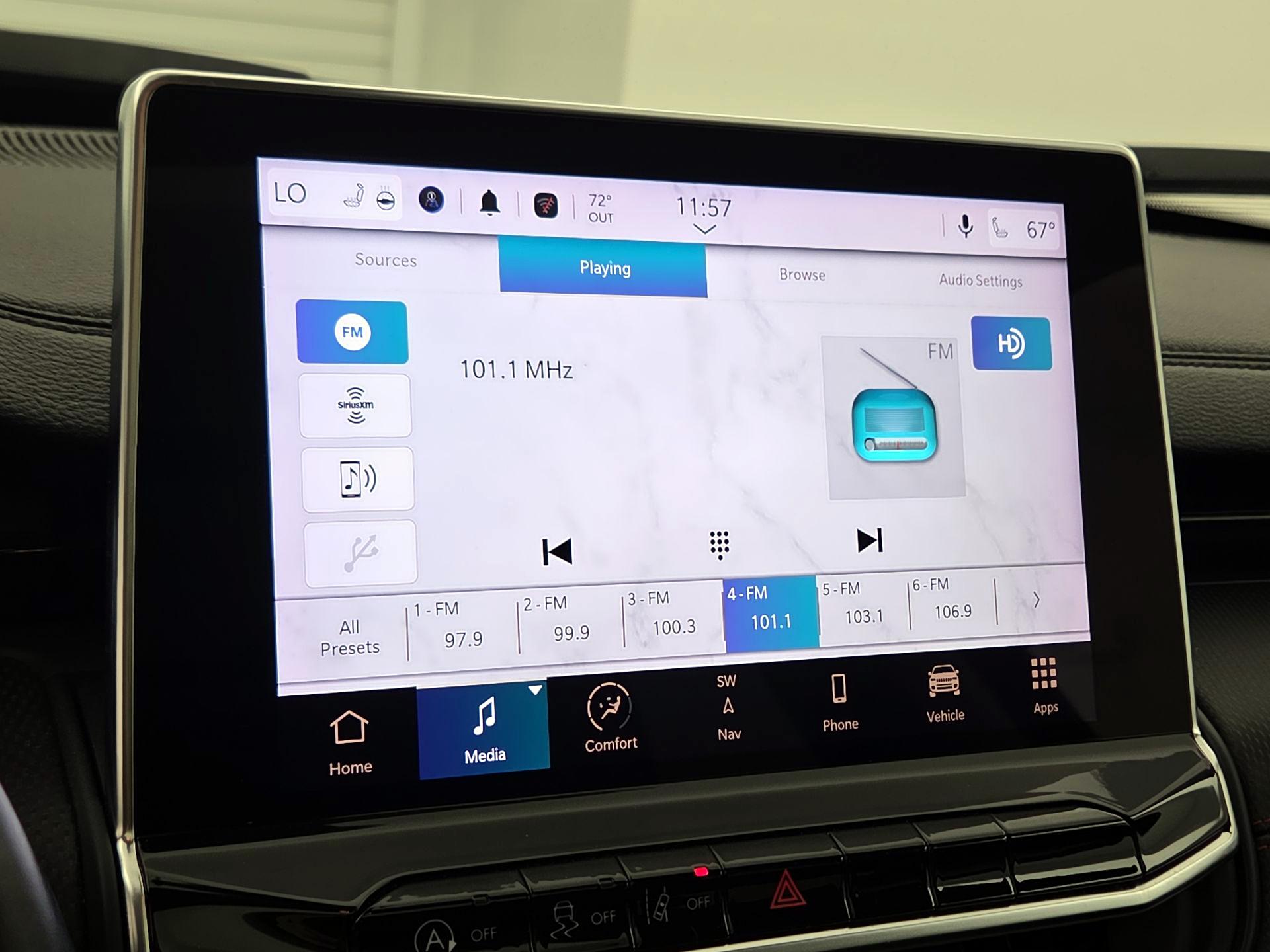 Thumbnail: 2022 Jeep Compass - 16