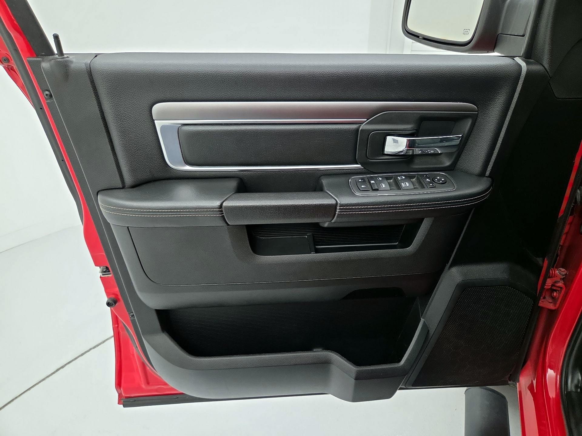 Thumbnail: 2022 RAM 1500 Classic - 12