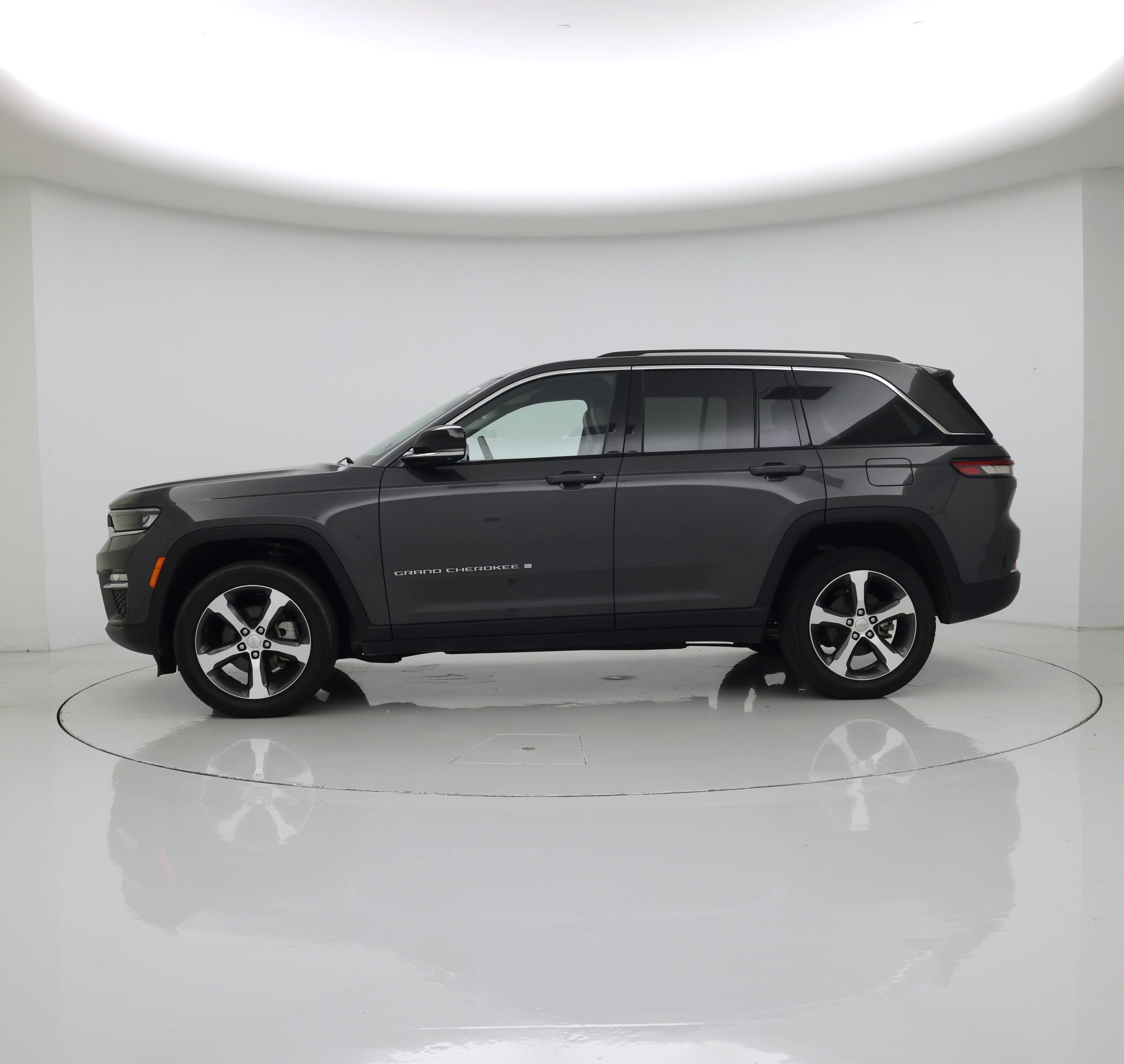 Thumbnail: 2023 Jeep Grand Cherokee - 3