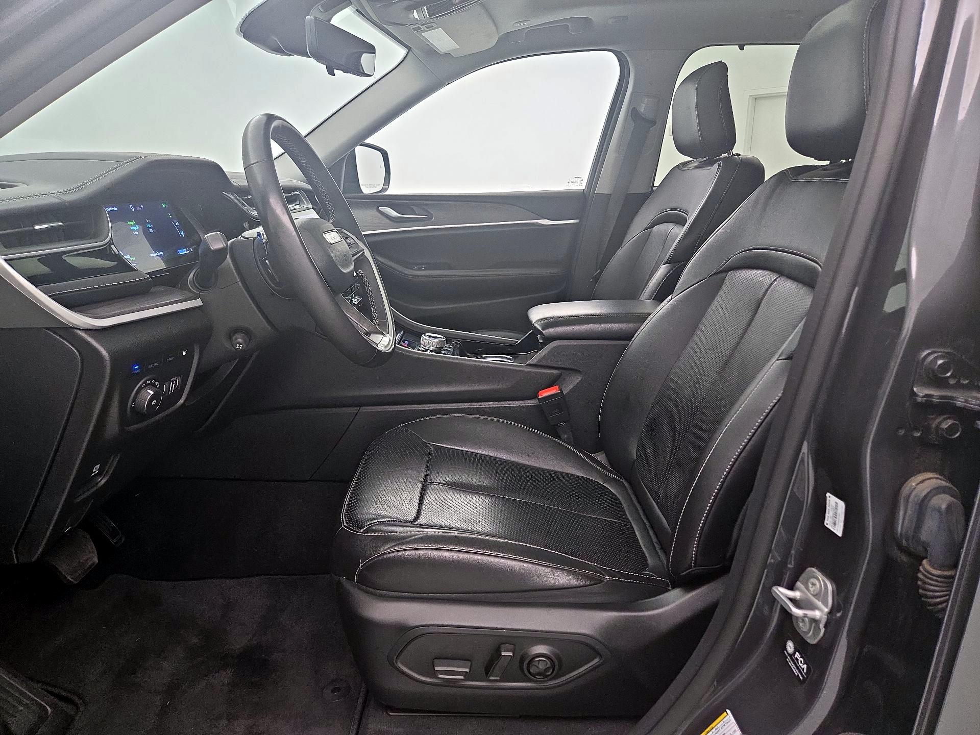Thumbnail: 2022 Jeep Grand Cherokee - 11
