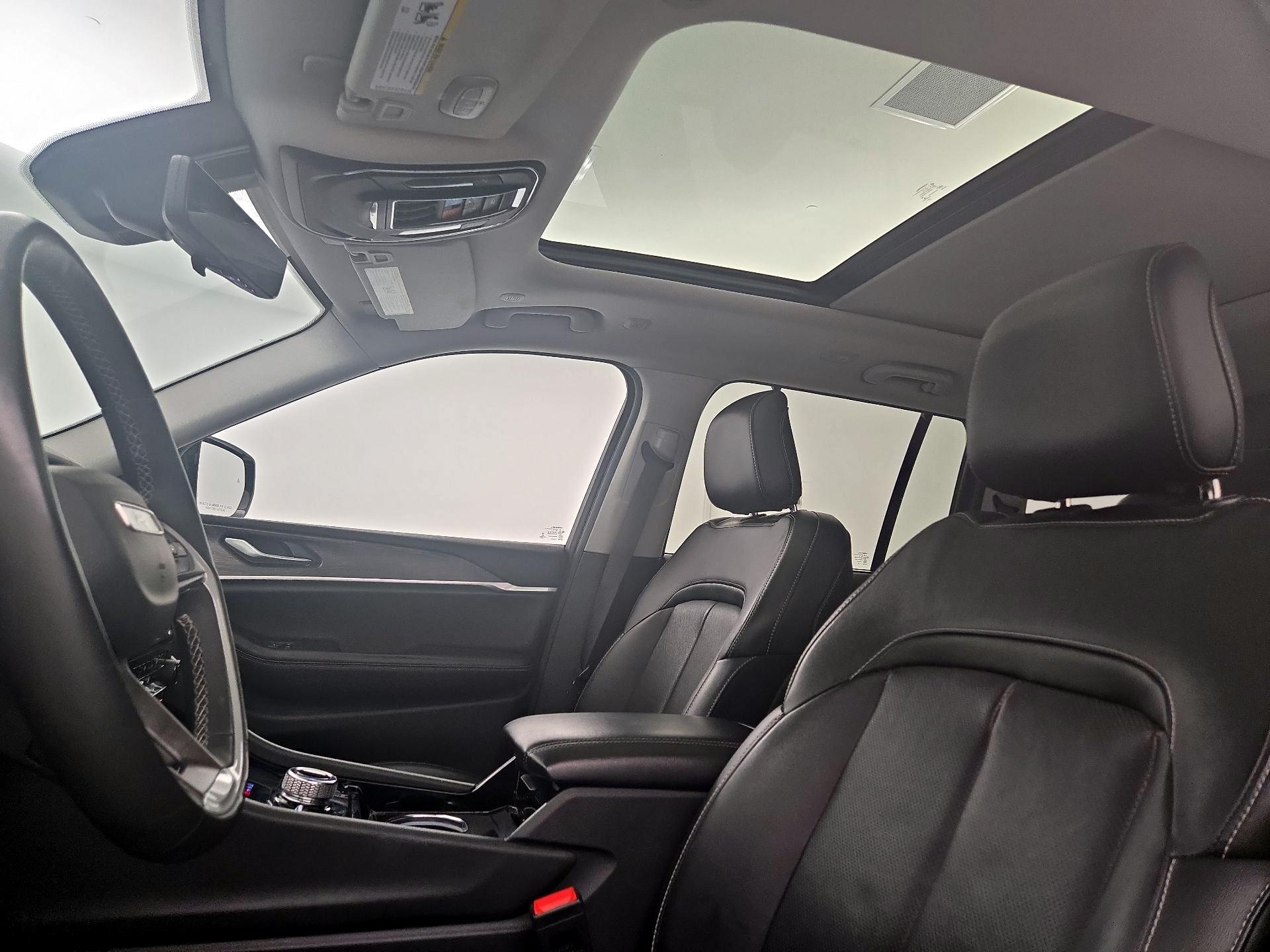 Thumbnail: 2022 Jeep Grand Cherokee - 20