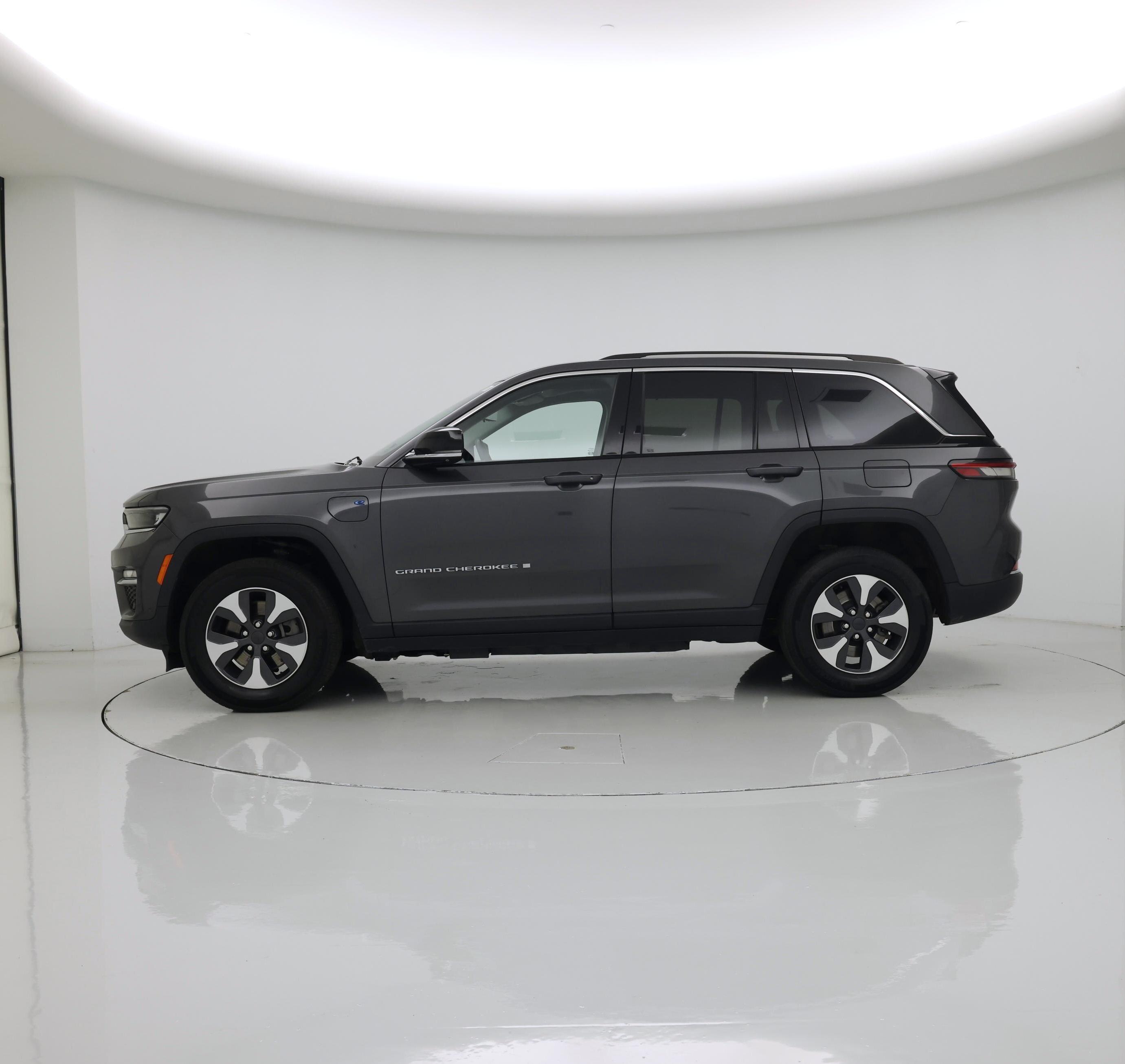 Thumbnail: 2022 Jeep Grand Cherokee - 3