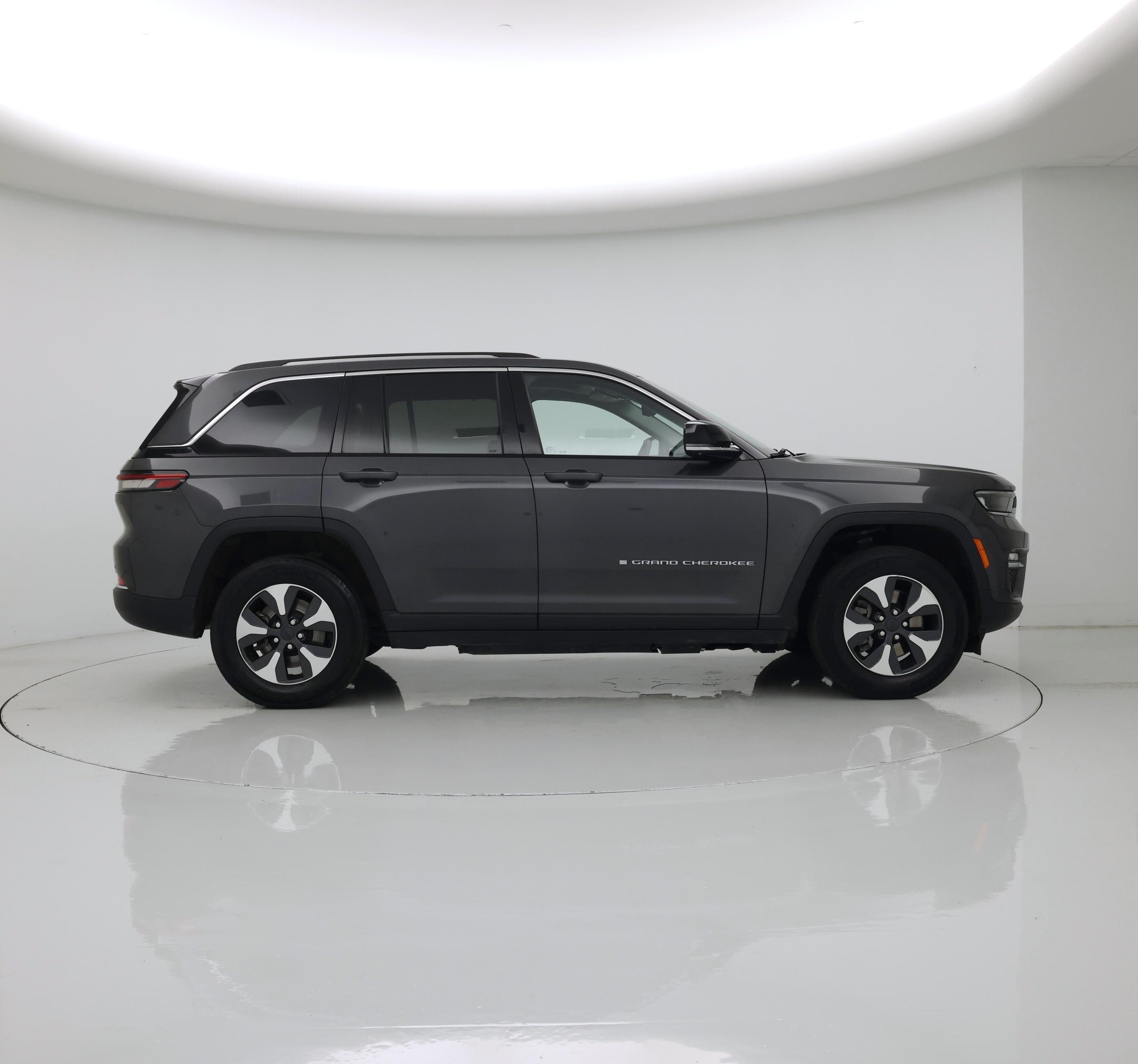 Thumbnail: 2022 Jeep Grand Cherokee - 7