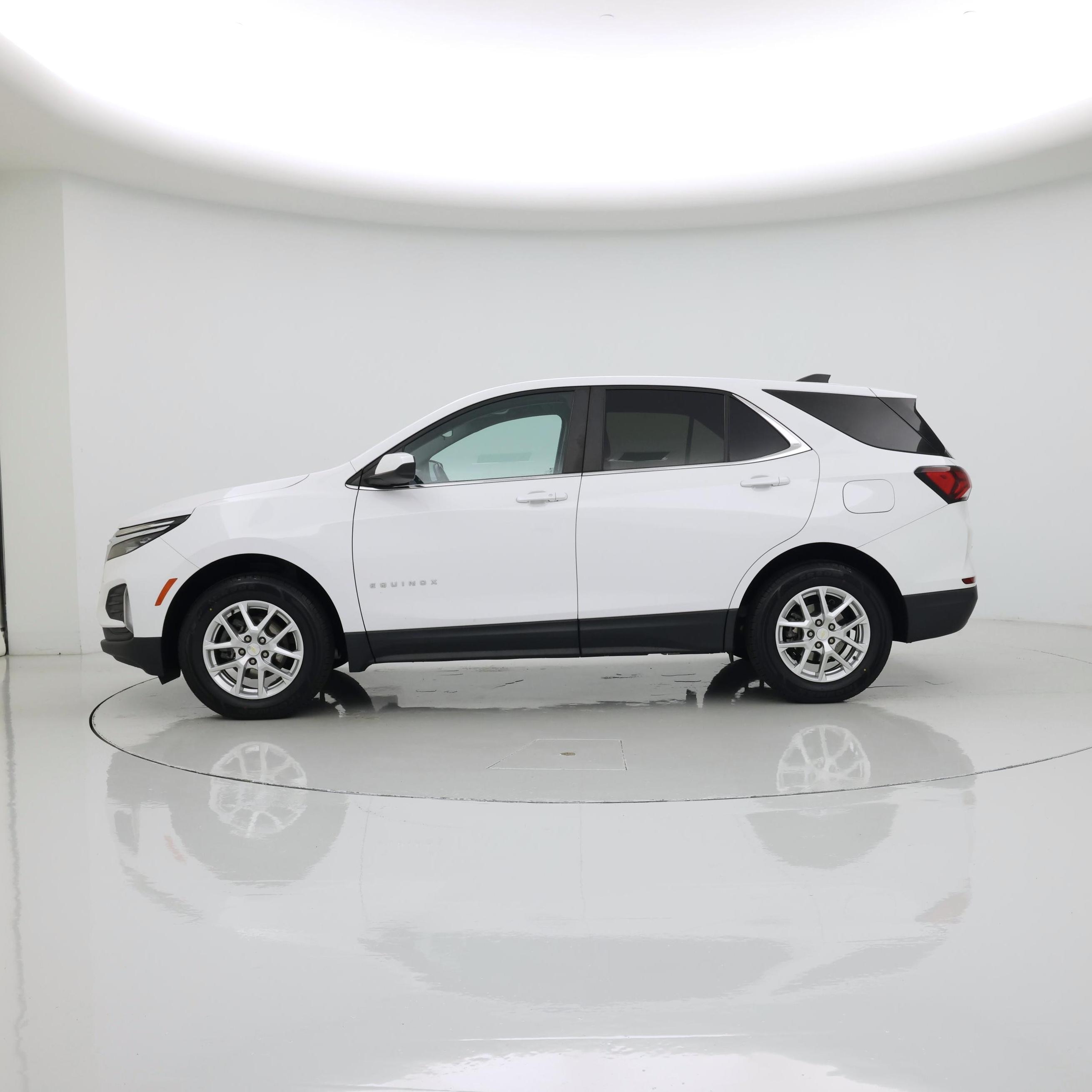 Thumbnail: 2022 Chevrolet Equinox - 3