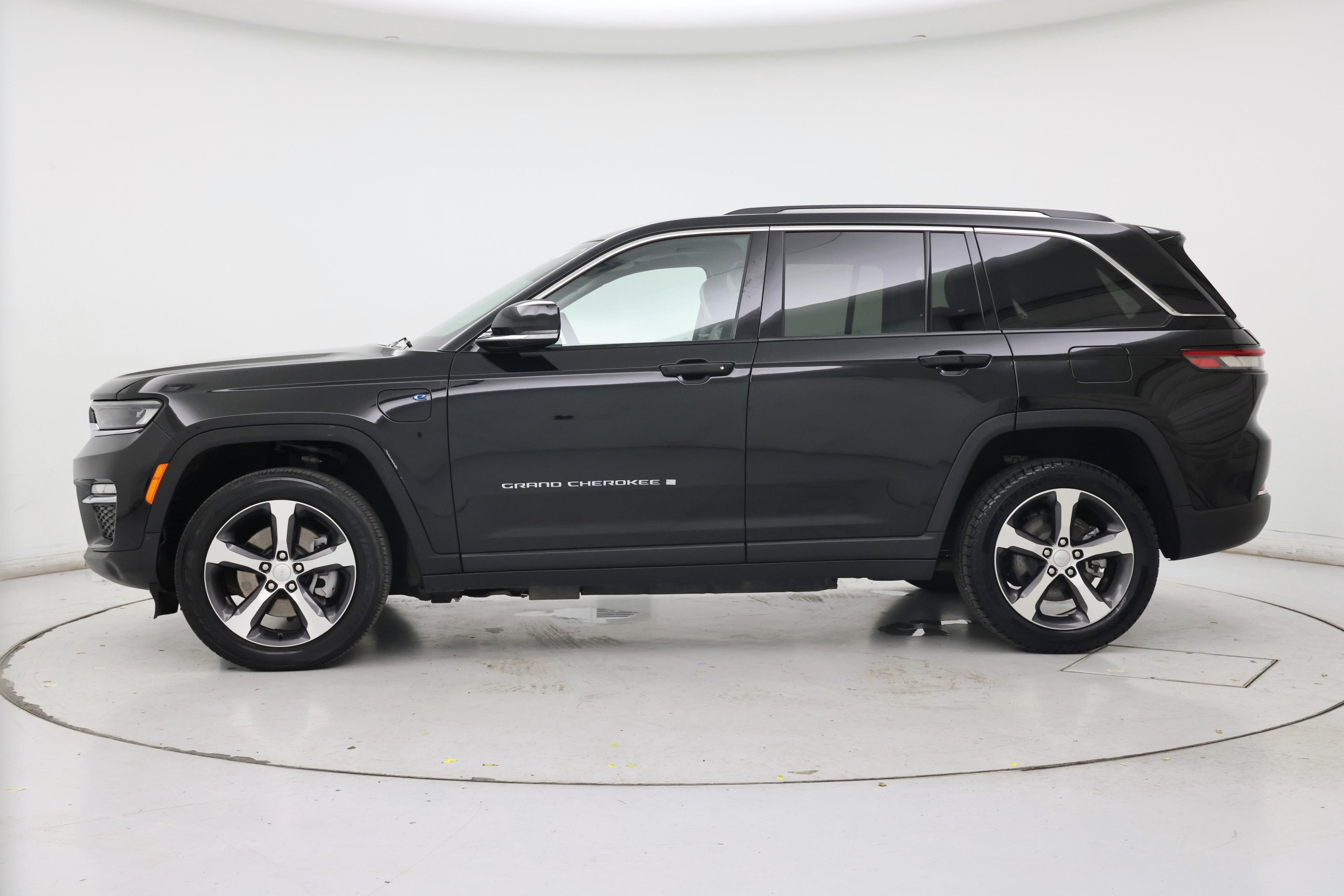 Thumbnail: 2023 Jeep Grand Cherokee - 3