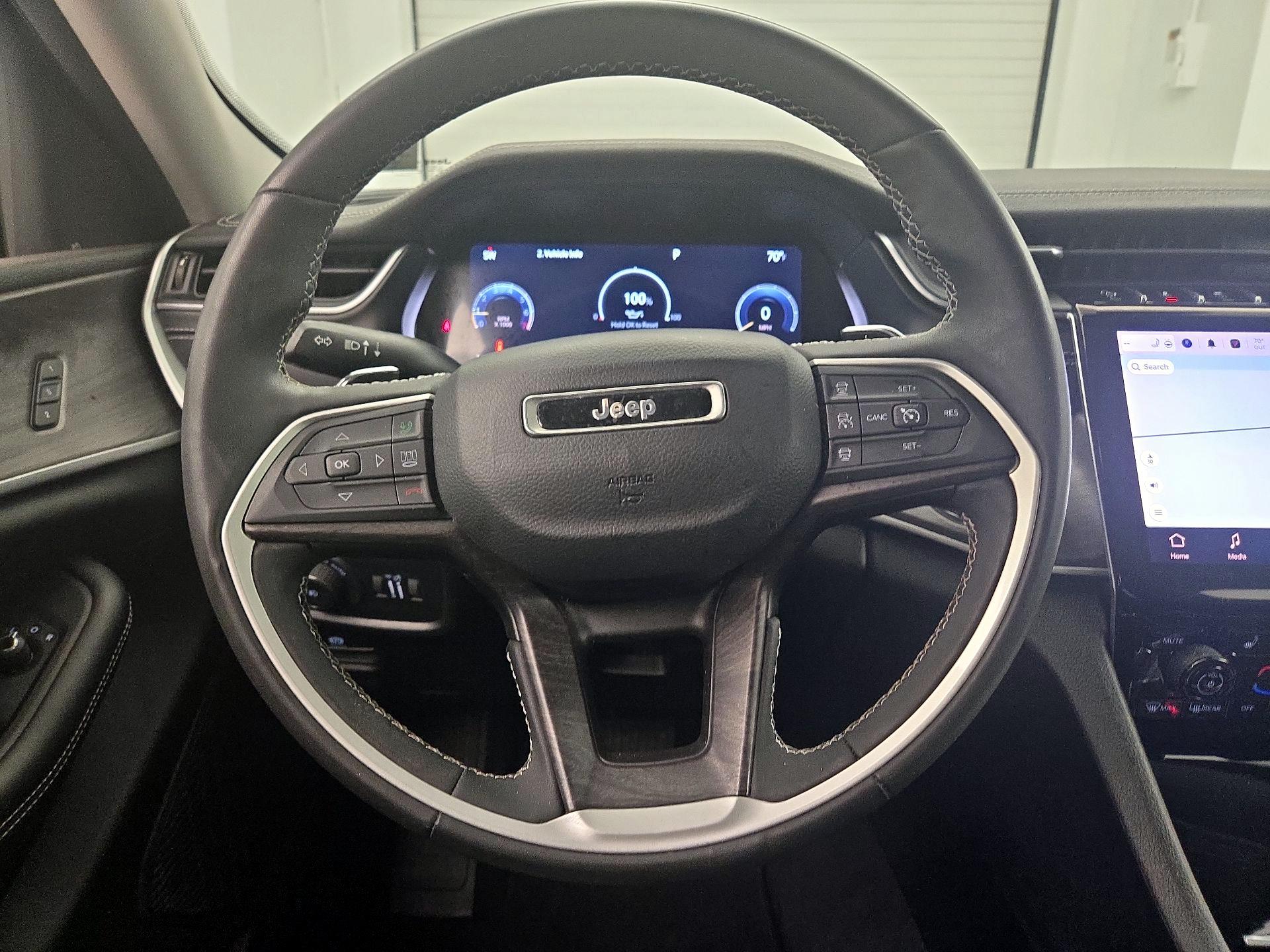 Thumbnail: 2023 Jeep Grand Cherokee - 10