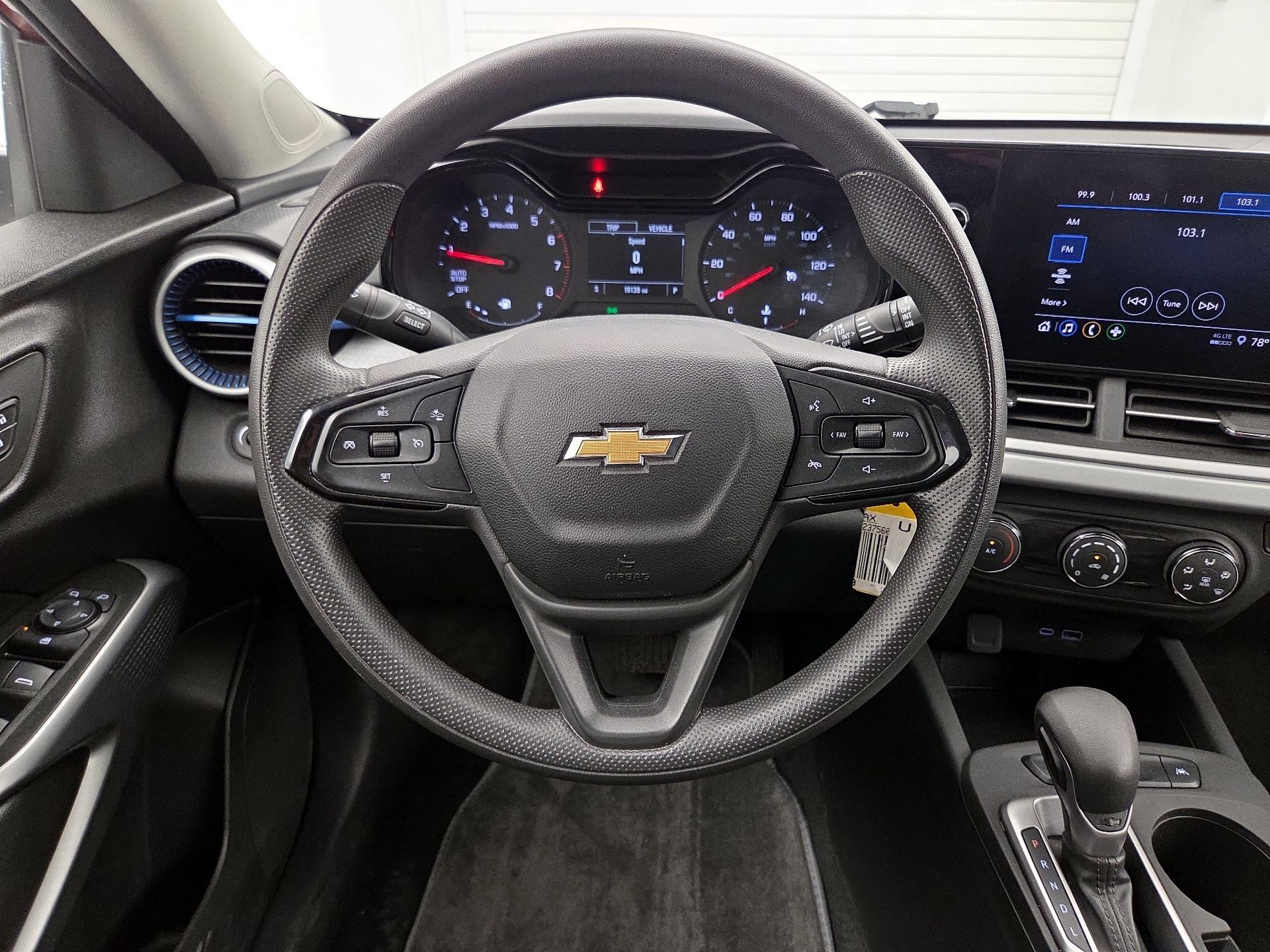 Thumbnail: 2024 Chevrolet Trax - 10