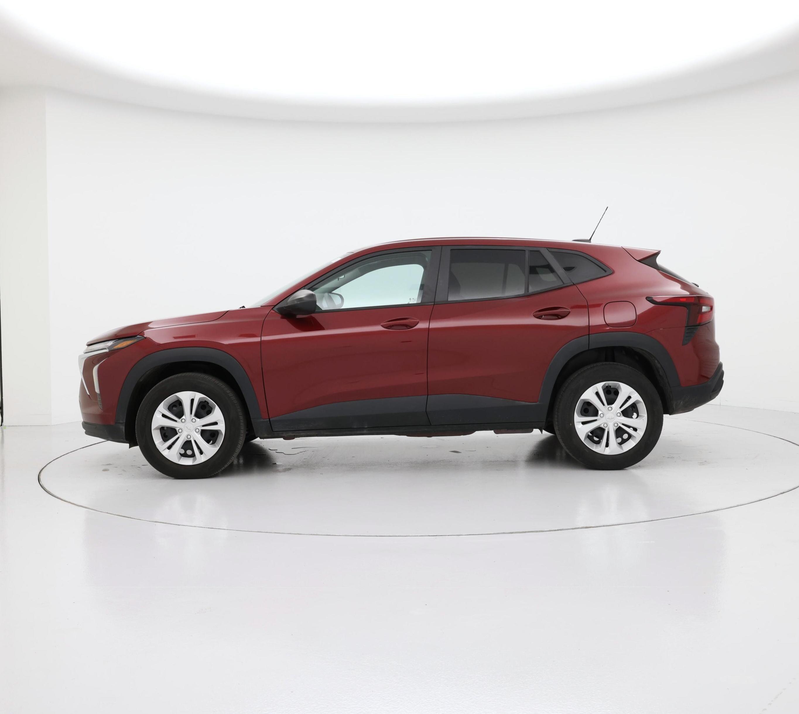 Thumbnail: 2024 Chevrolet Trax - 3
