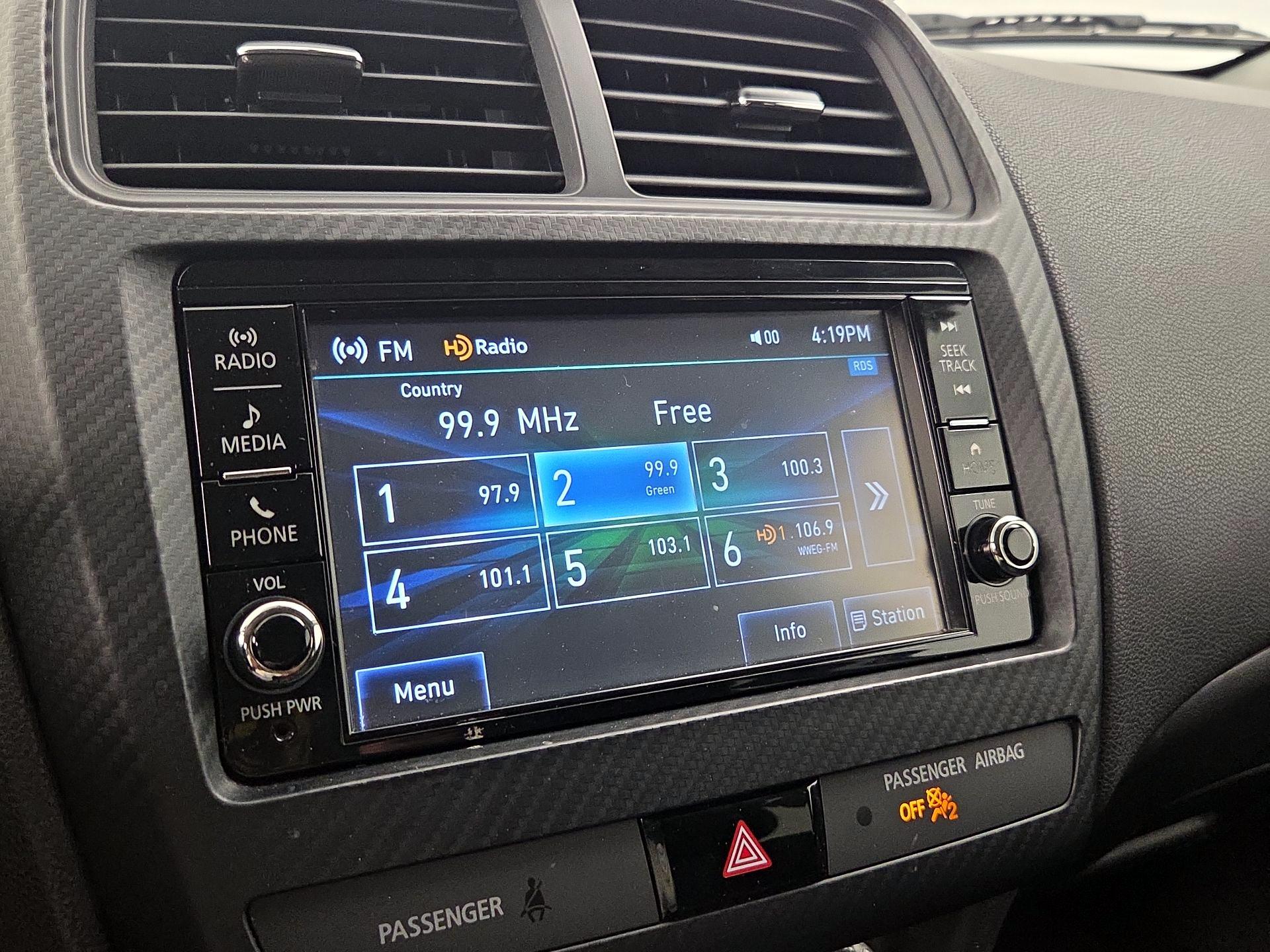Thumbnail: 2020 Mitsubishi Outlander Sport - 14