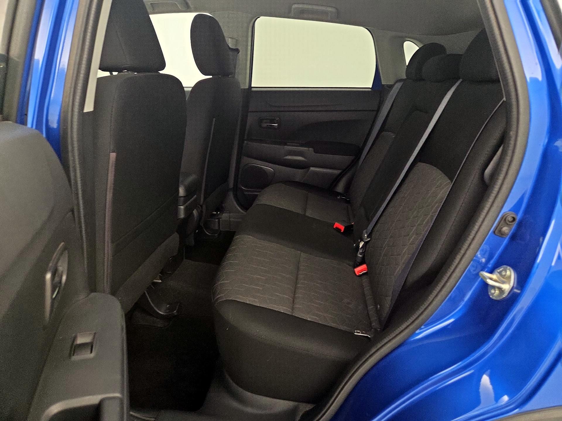 Thumbnail: 2020 Mitsubishi Outlander Sport - 18