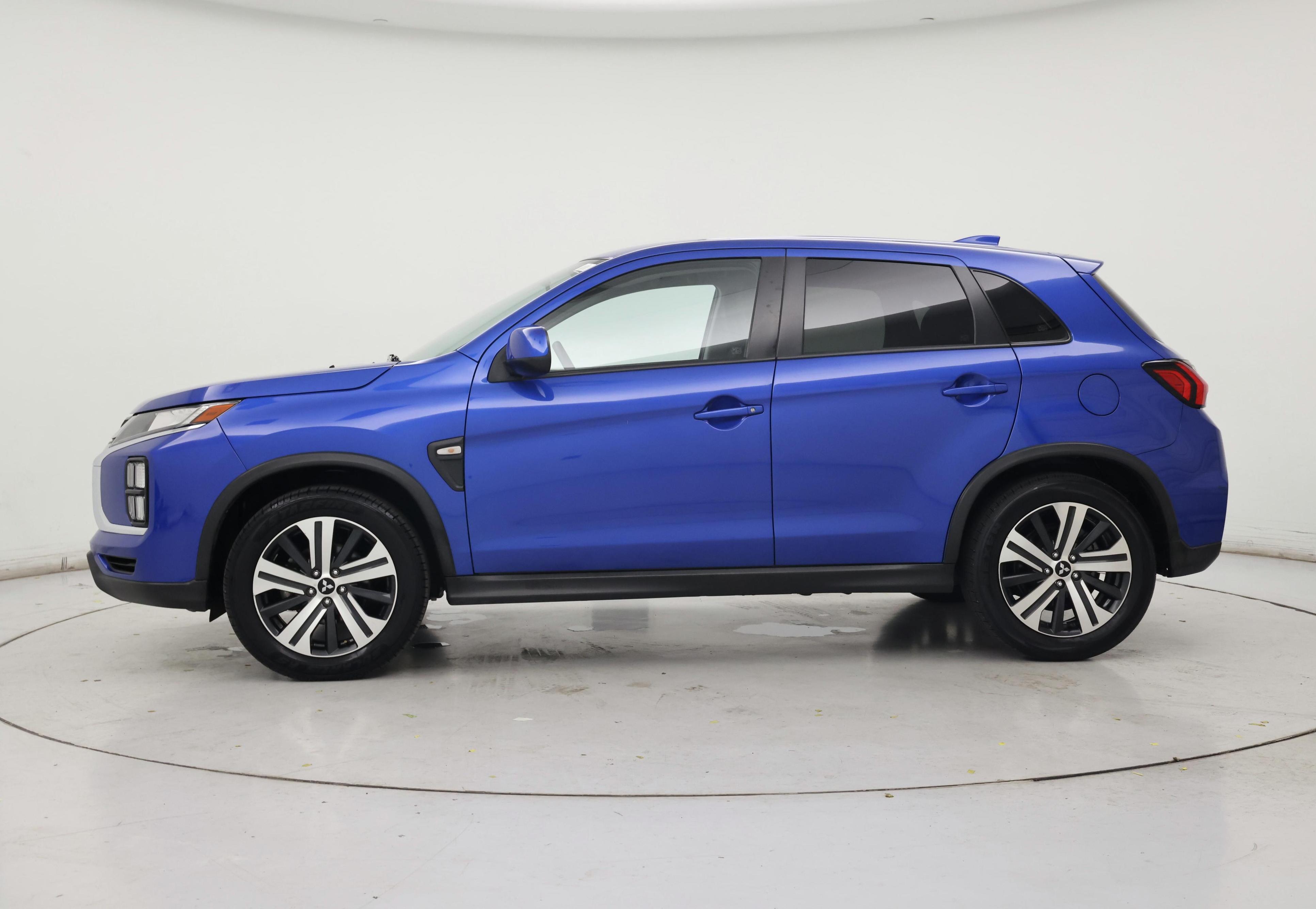 Thumbnail: 2020 Mitsubishi Outlander Sport - 3
