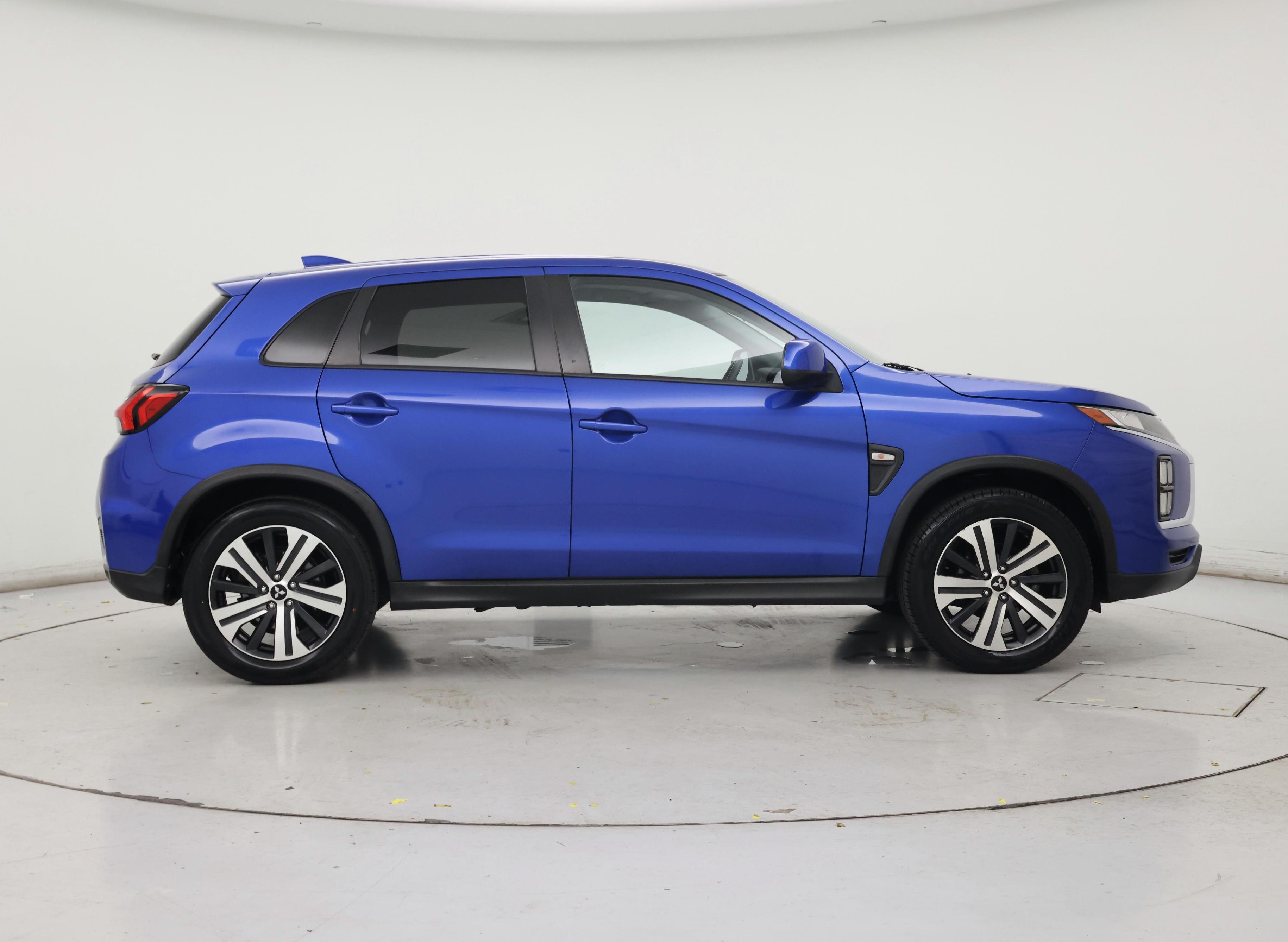 Thumbnail: 2020 Mitsubishi Outlander Sport - 7