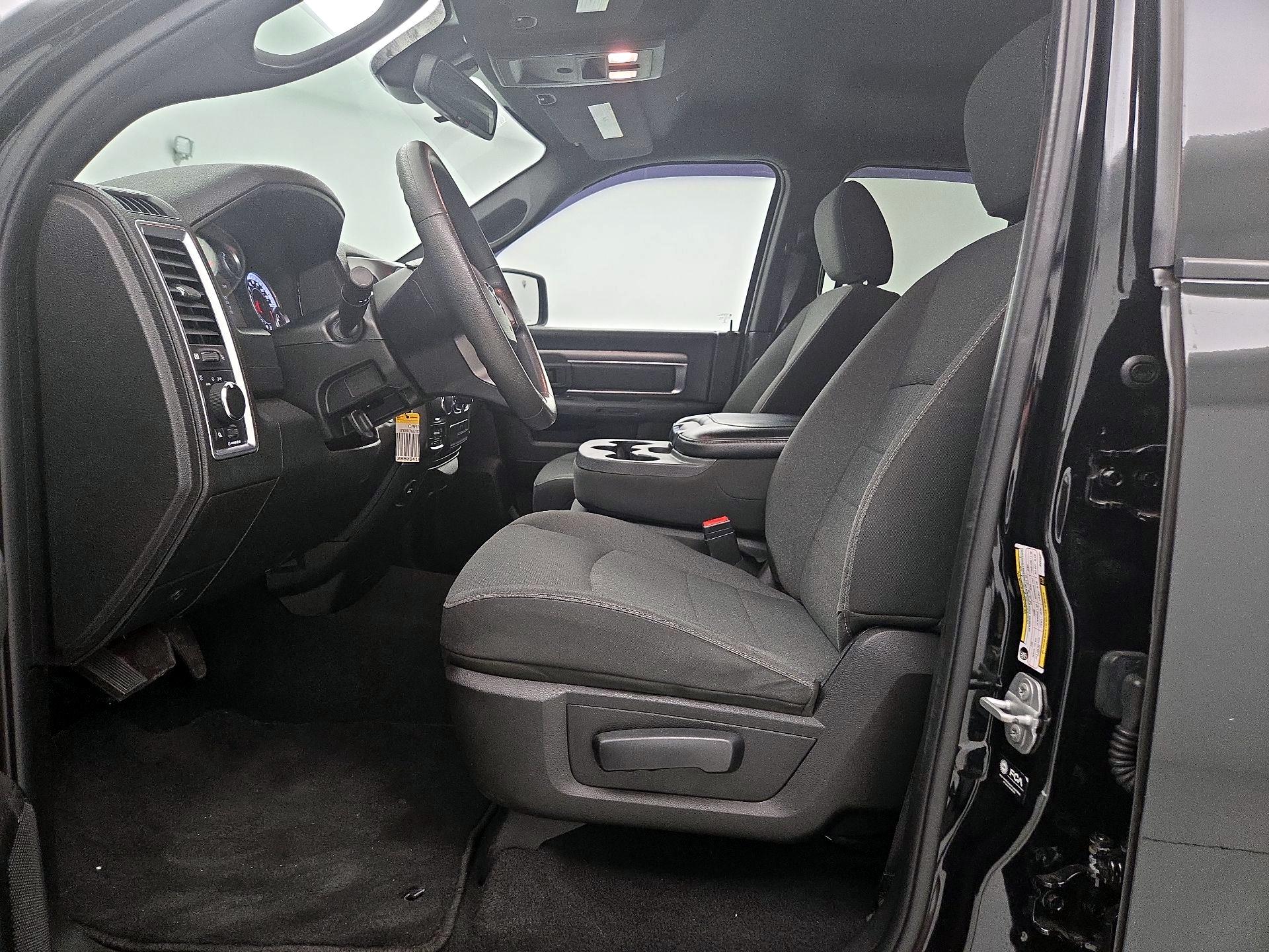 Thumbnail: 2021 RAM 1500 Classic - 11