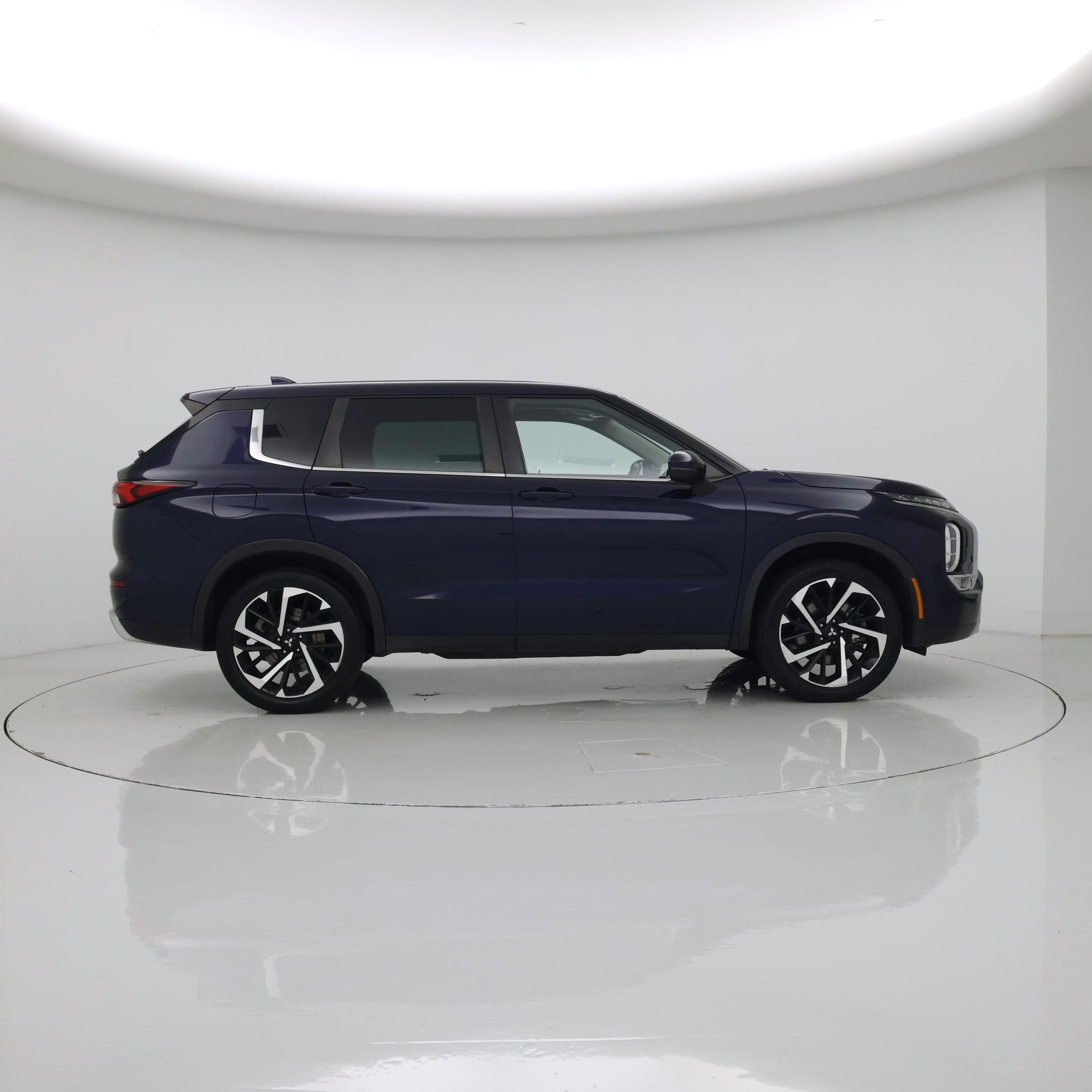 Thumbnail: 2023 Mitsubishi Outlander - 7