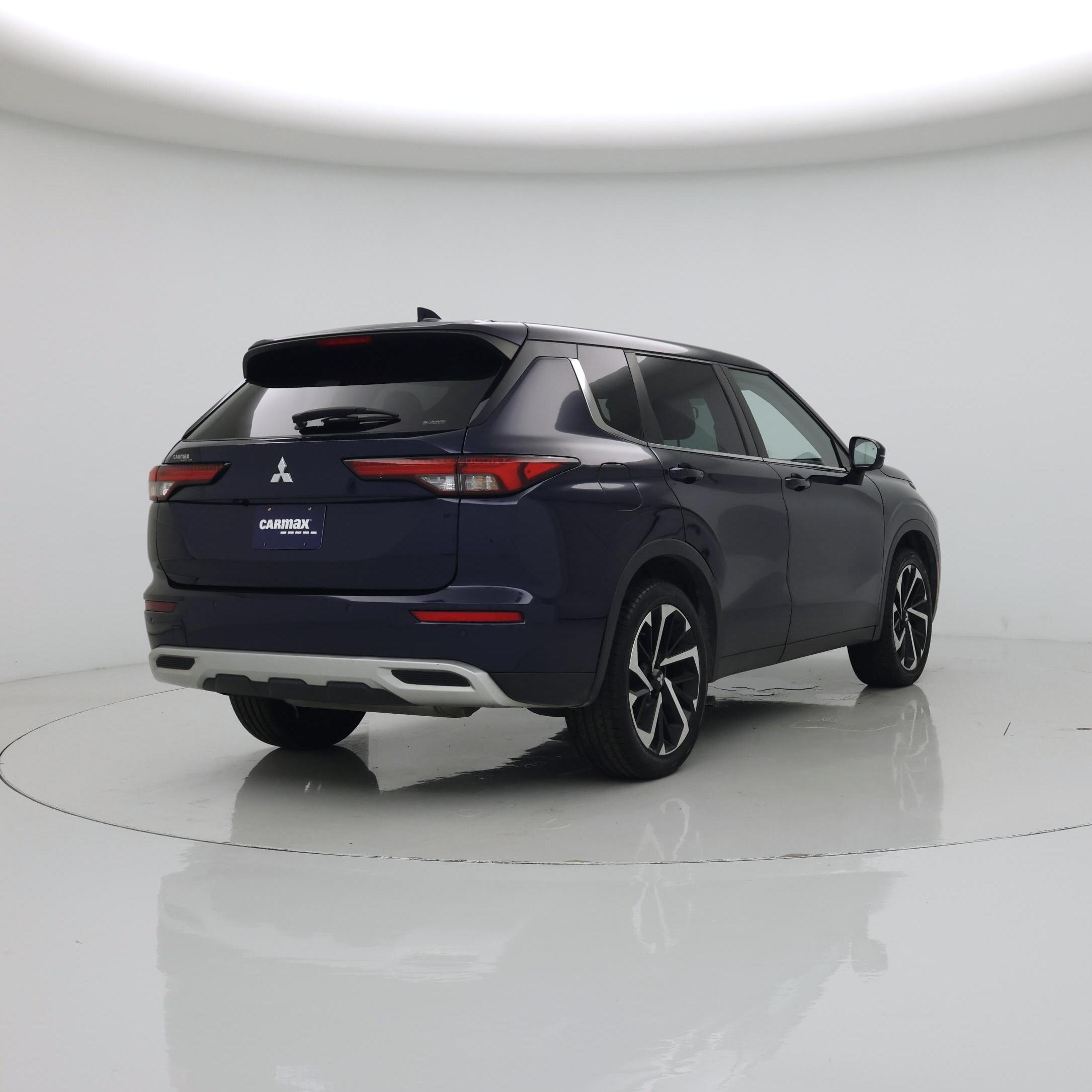 Thumbnail: 2023 Mitsubishi Outlander - 8