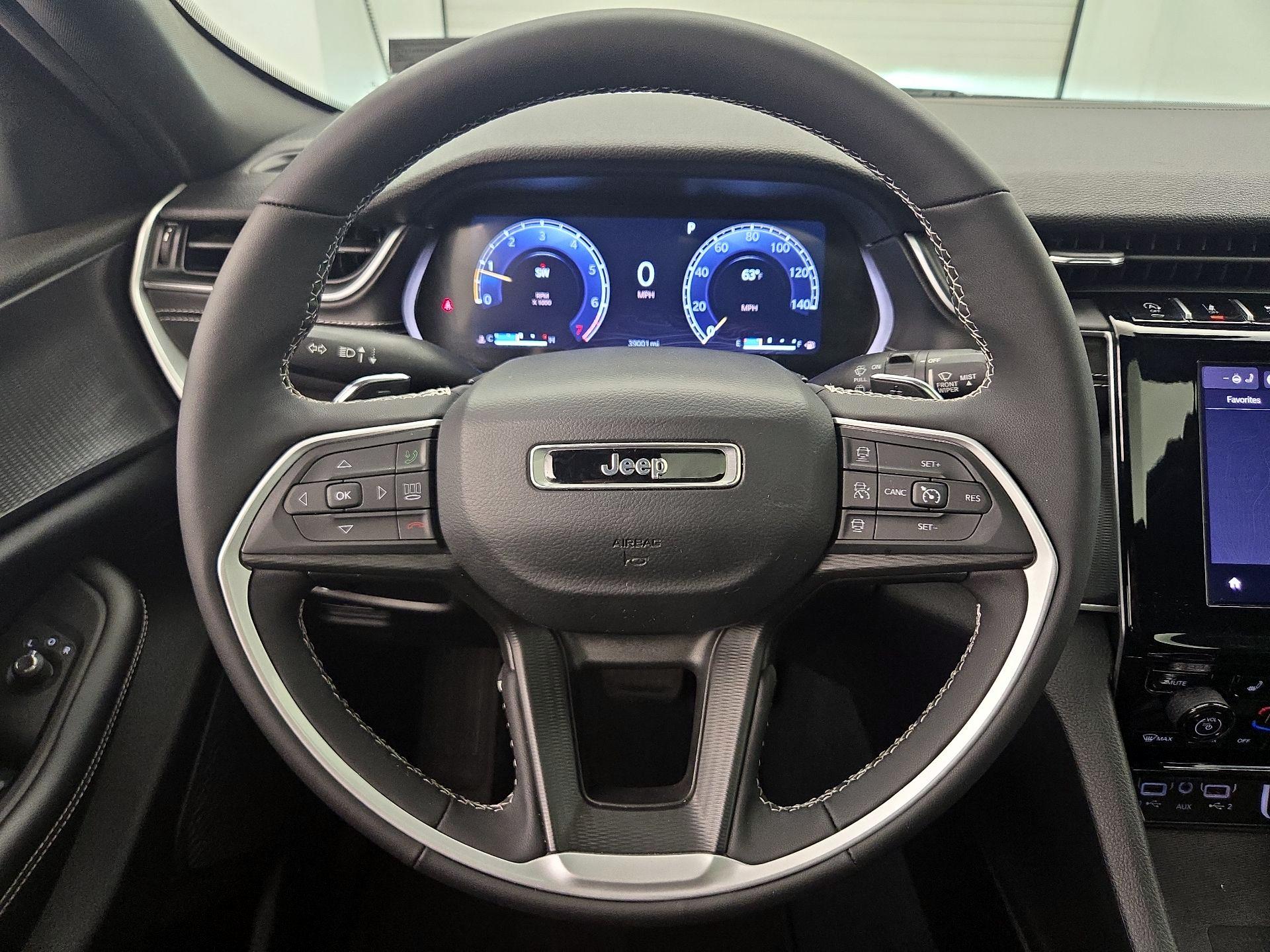 Thumbnail: 2023 Jeep Grand Cherokee - 10