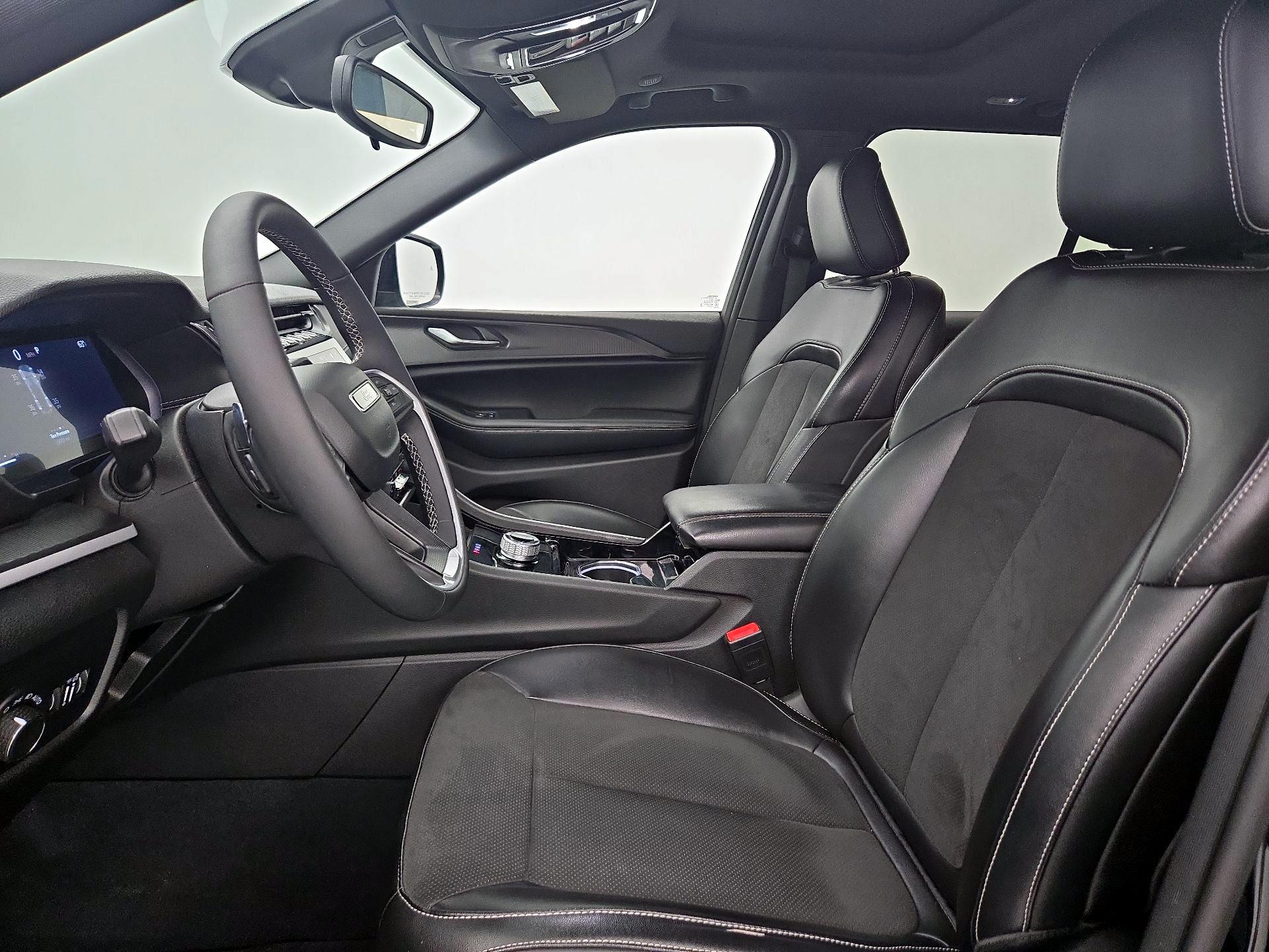 Thumbnail: 2023 Jeep Grand Cherokee - 11