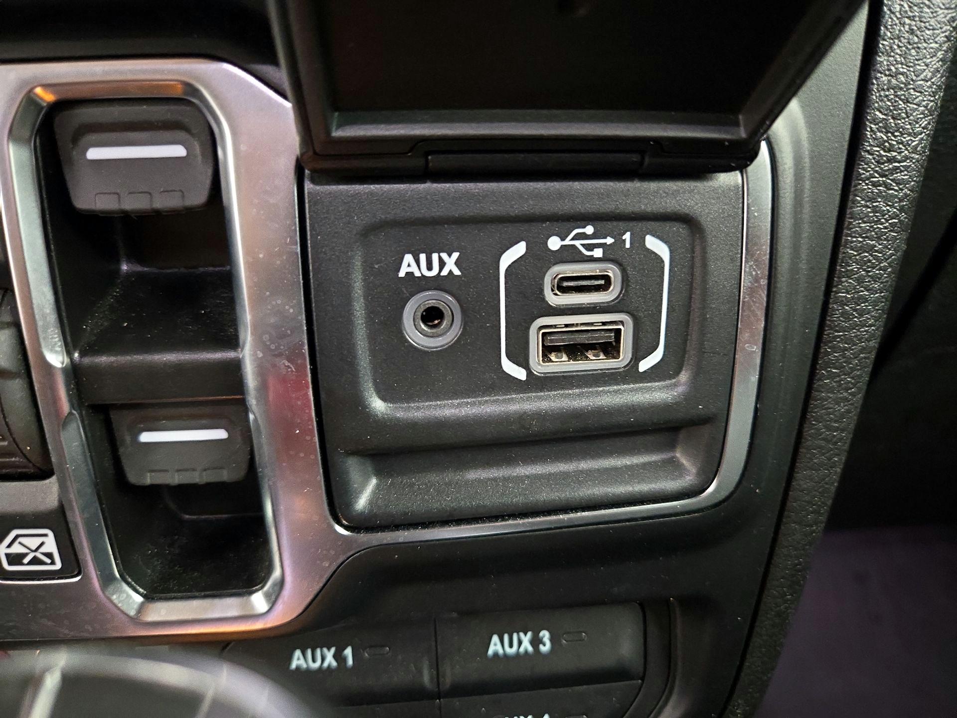Thumbnail: 2024 Jeep Wrangler - 18
