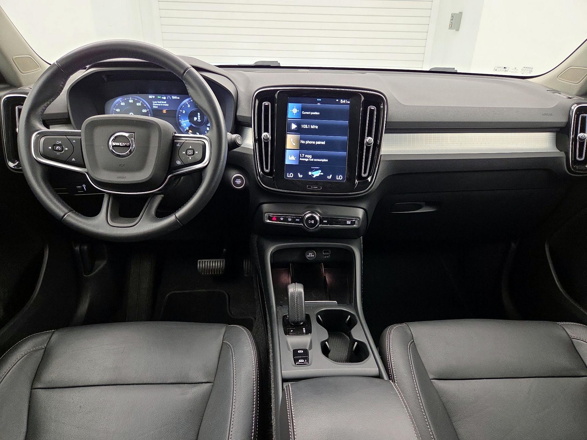 Thumbnail: 2021 Volvo XC40 - 9