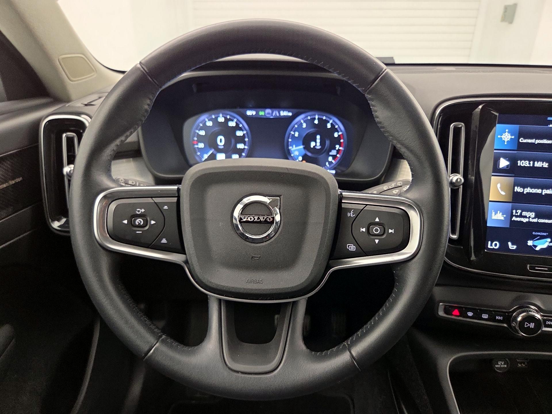 Thumbnail: 2021 Volvo XC40 - 10