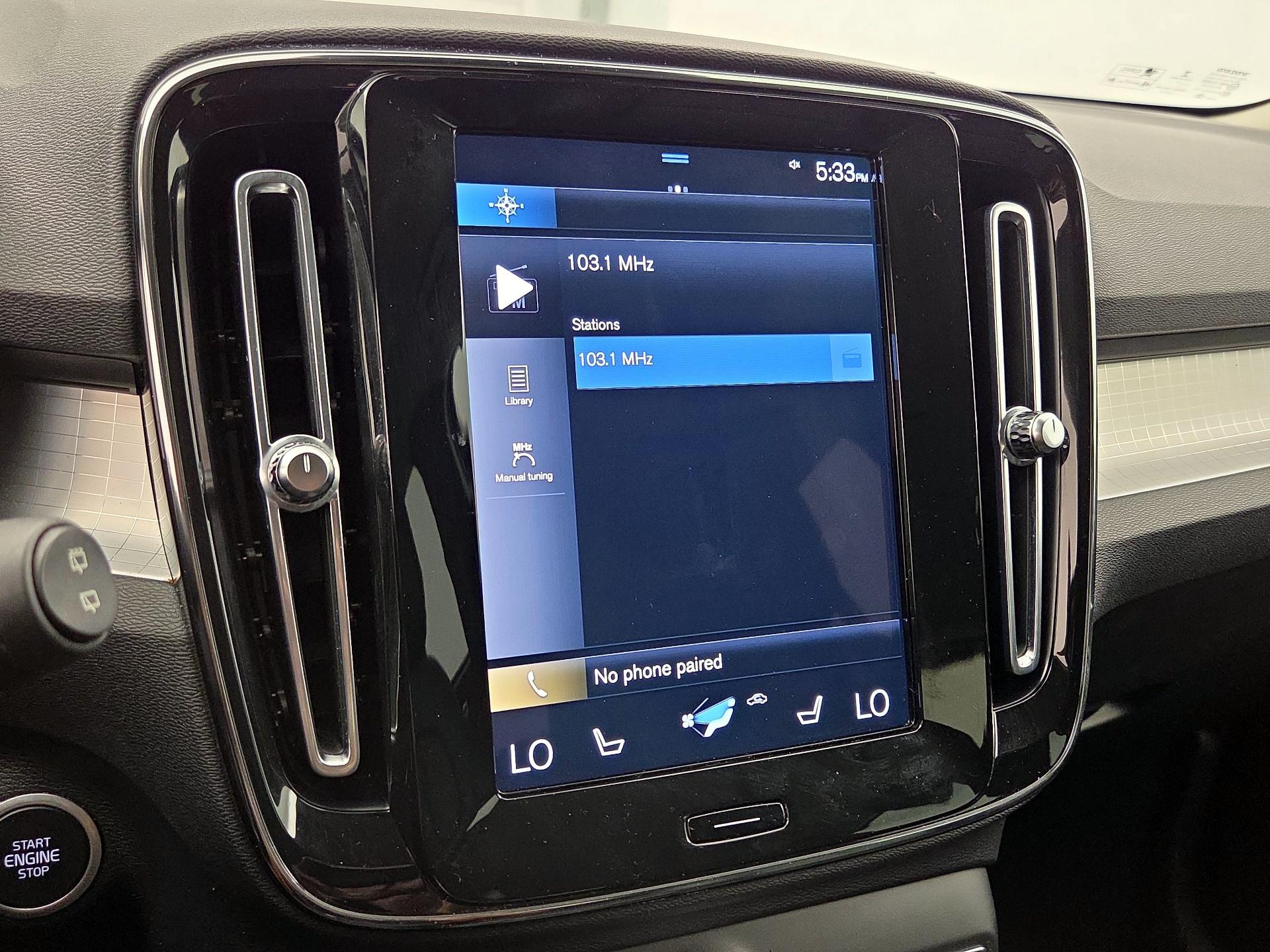 Thumbnail: 2021 Volvo XC40 - 16