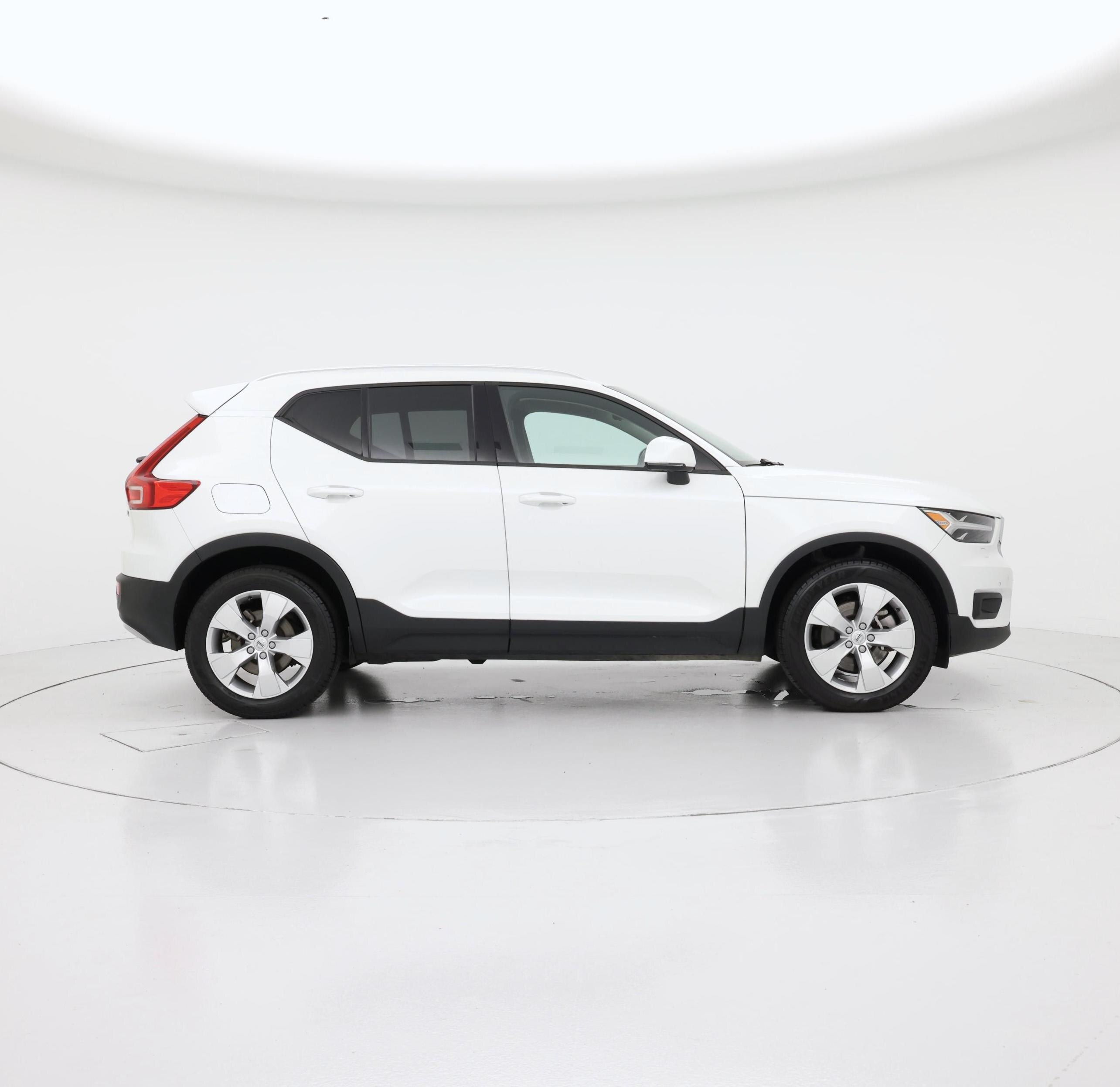 Thumbnail: 2021 Volvo XC40 - 7