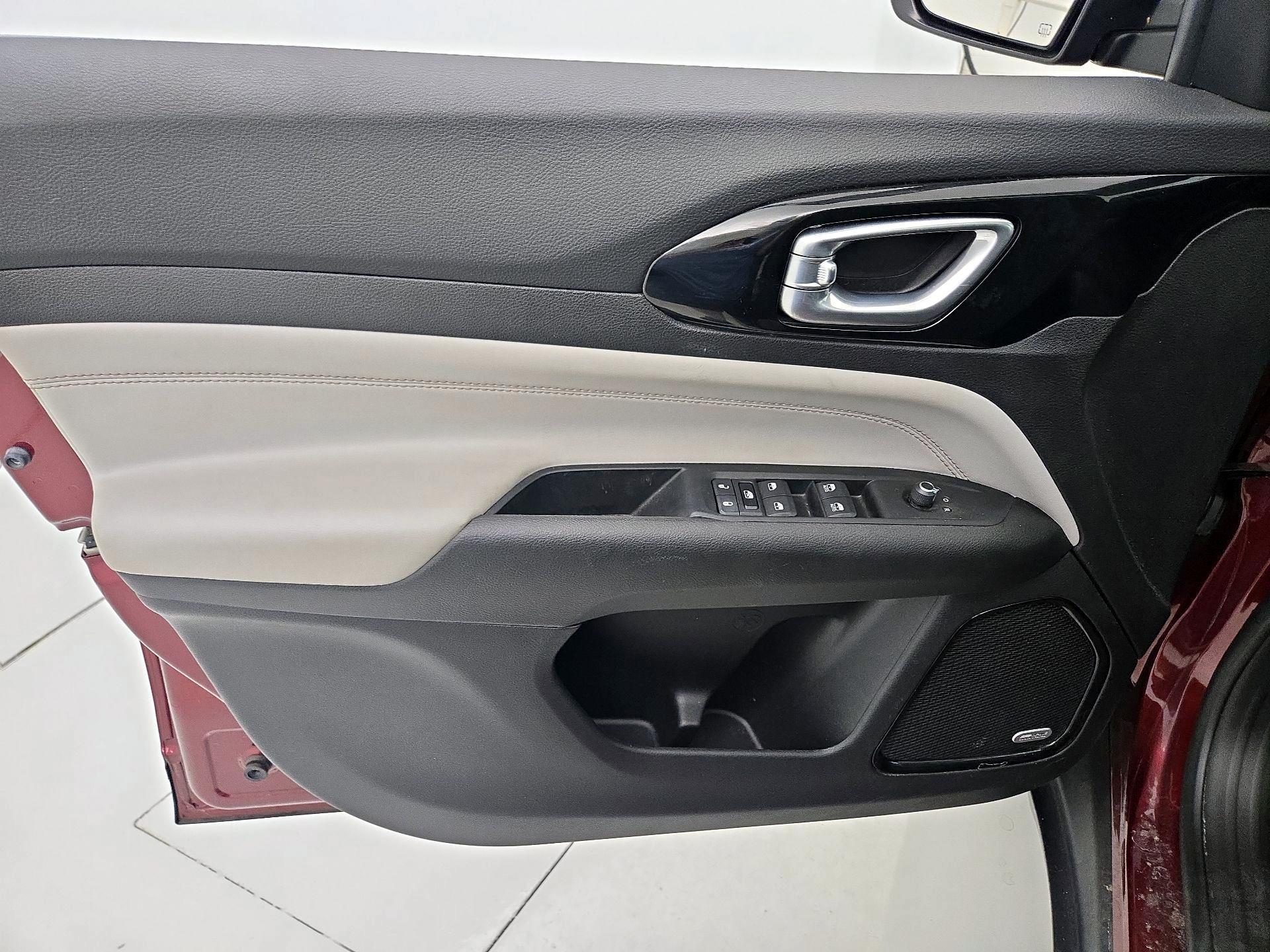 Thumbnail: 2022 Jeep Compass - 12