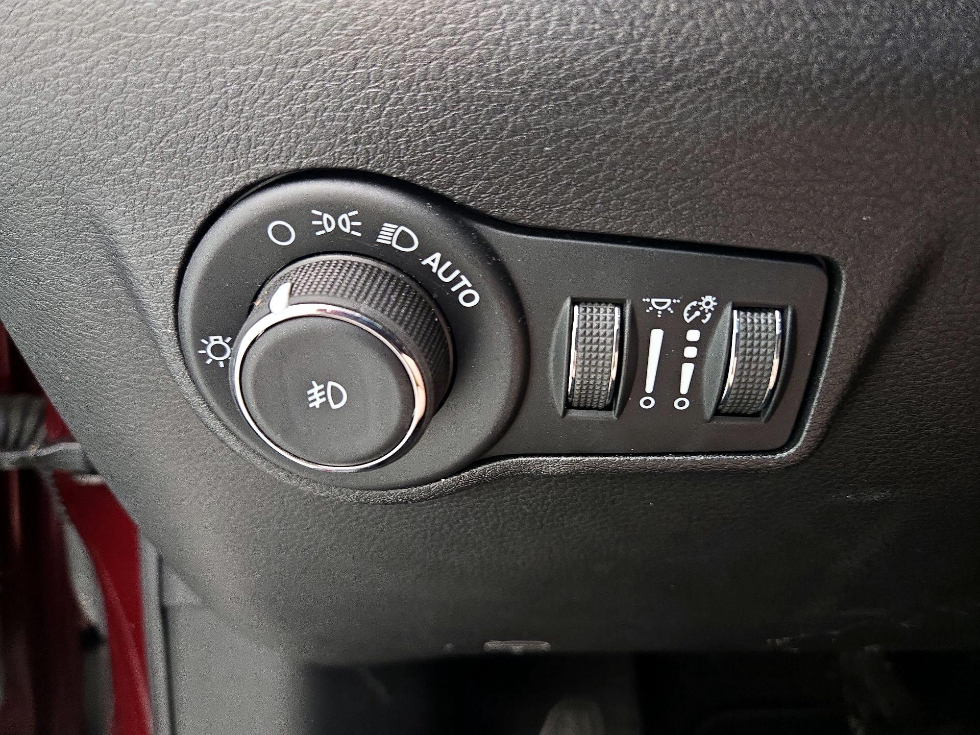Thumbnail: 2022 Jeep Compass - 13