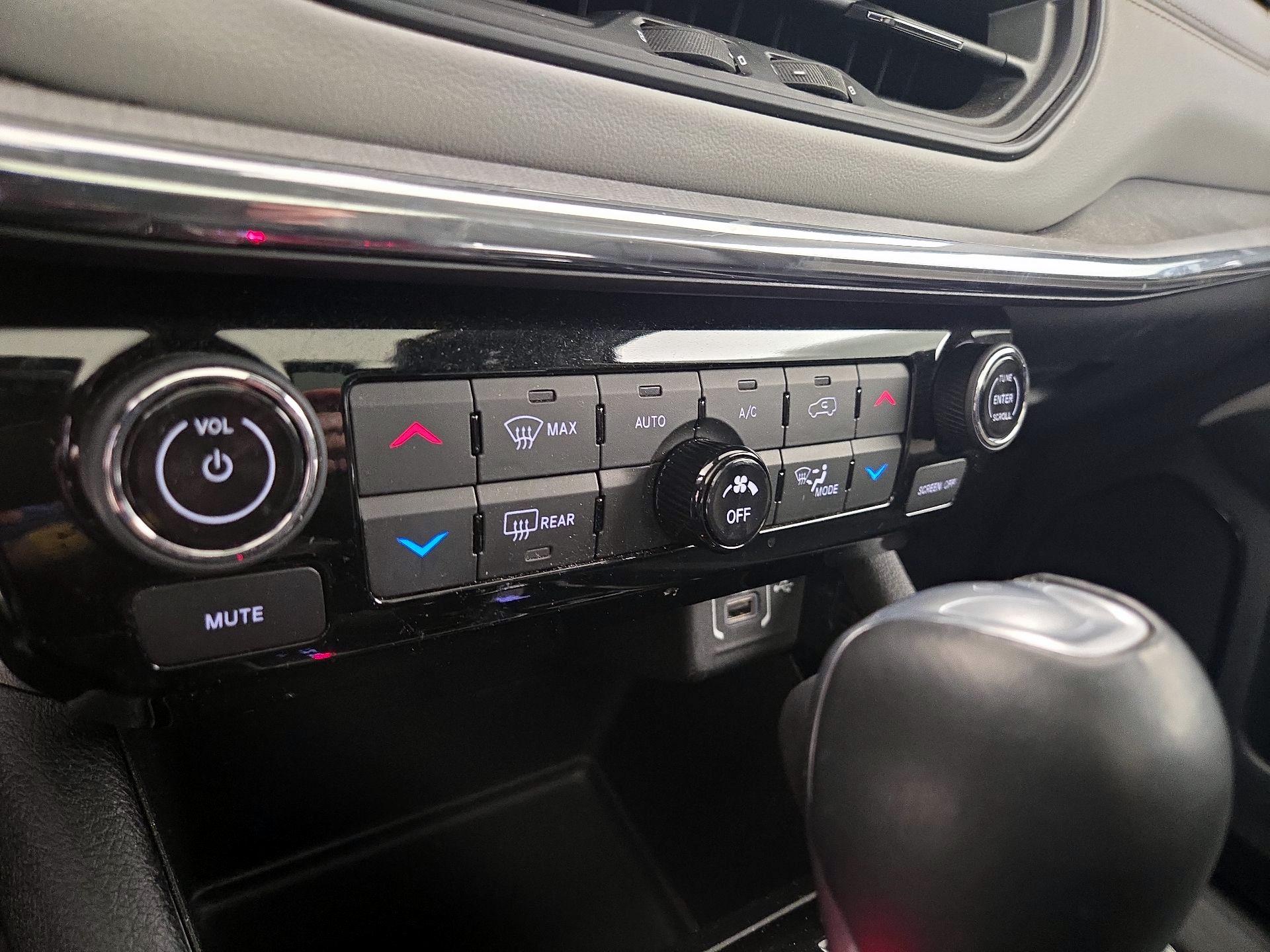 Thumbnail: 2022 Jeep Compass - 16