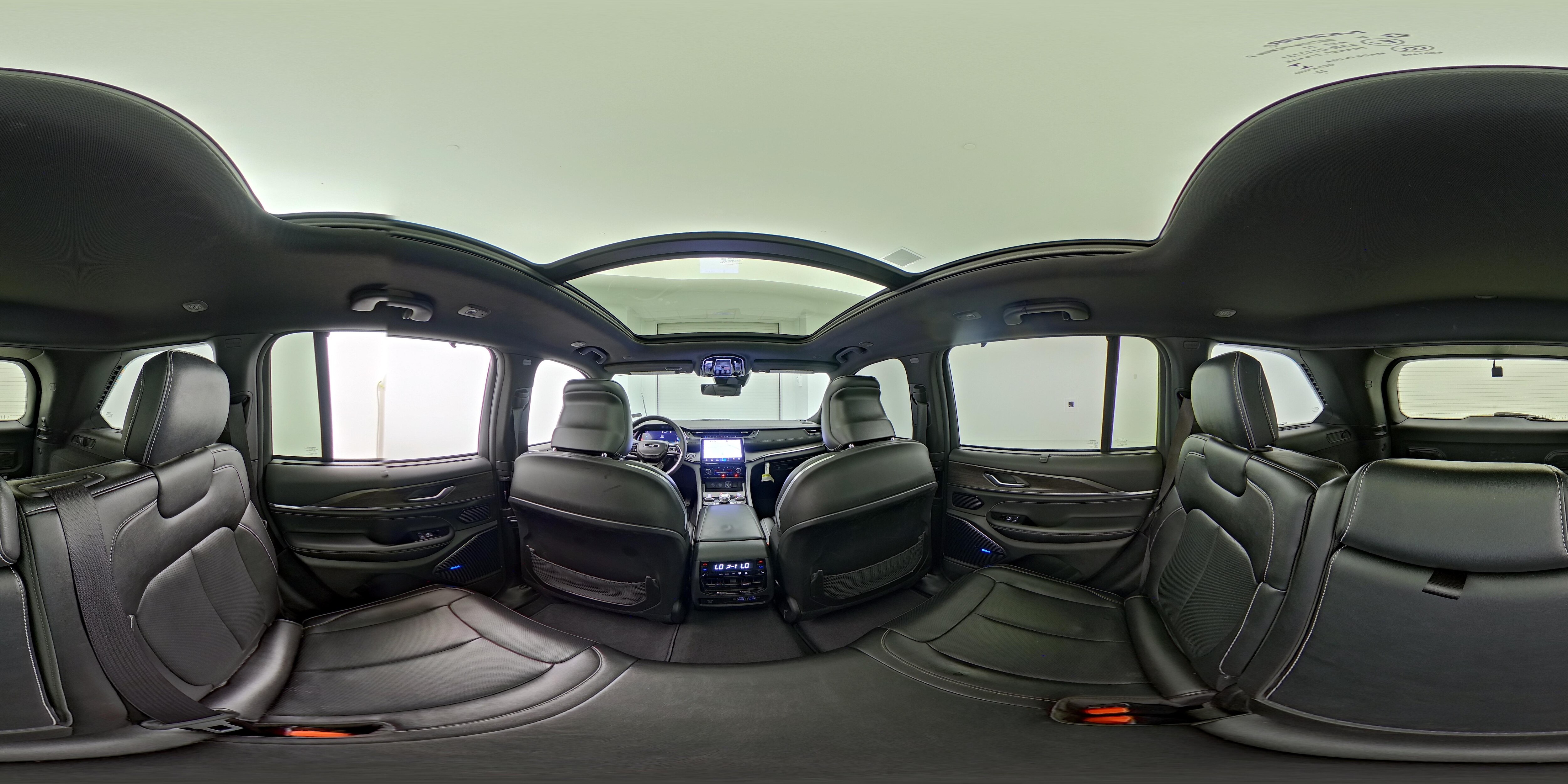 2023 Jeep Grand Cherokee Overland 4xe - Photo 29